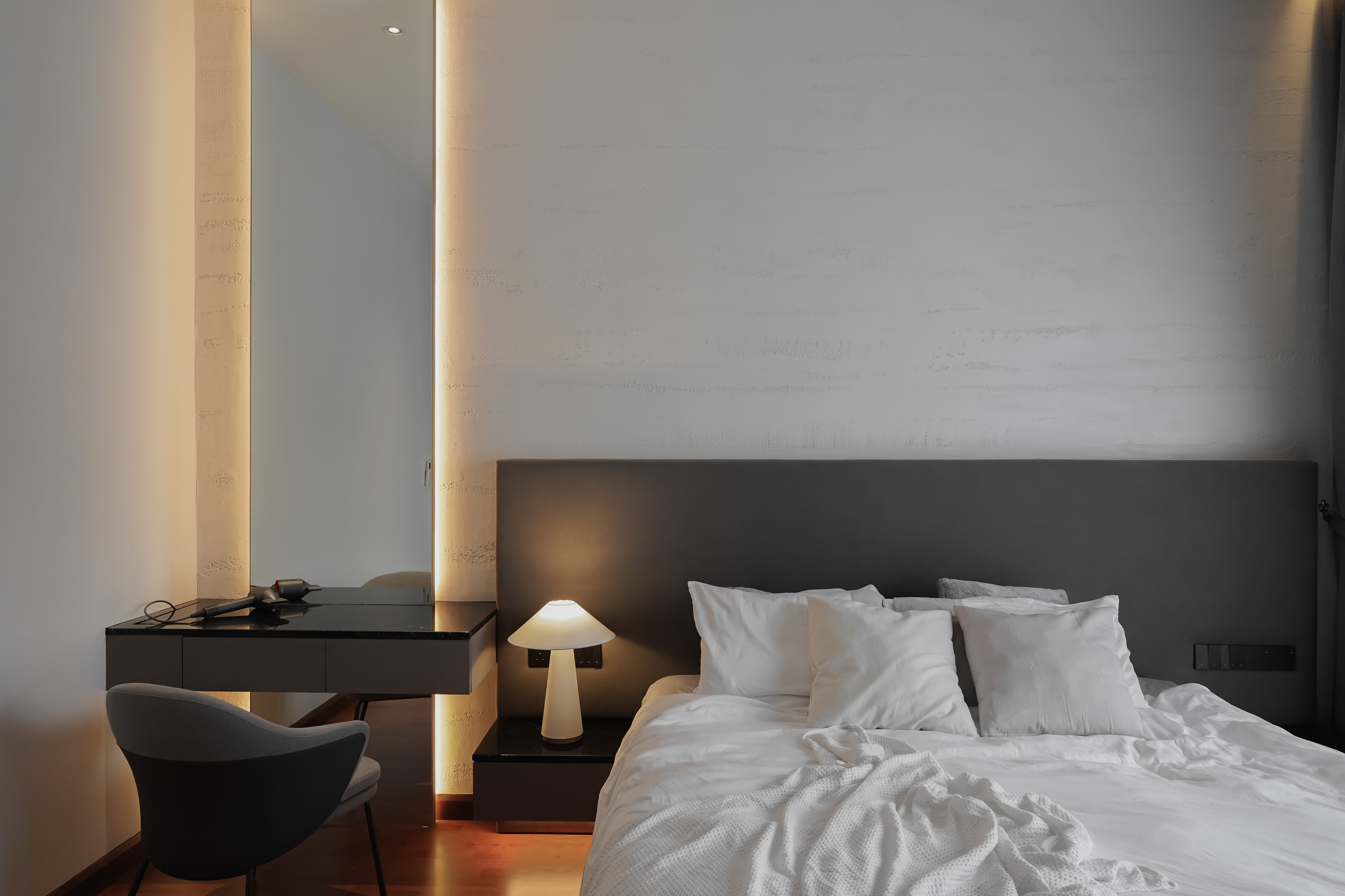 Contemporary, Modern Design - Bedroom - Landed House - Design by Doubble Interior Associates Singapore