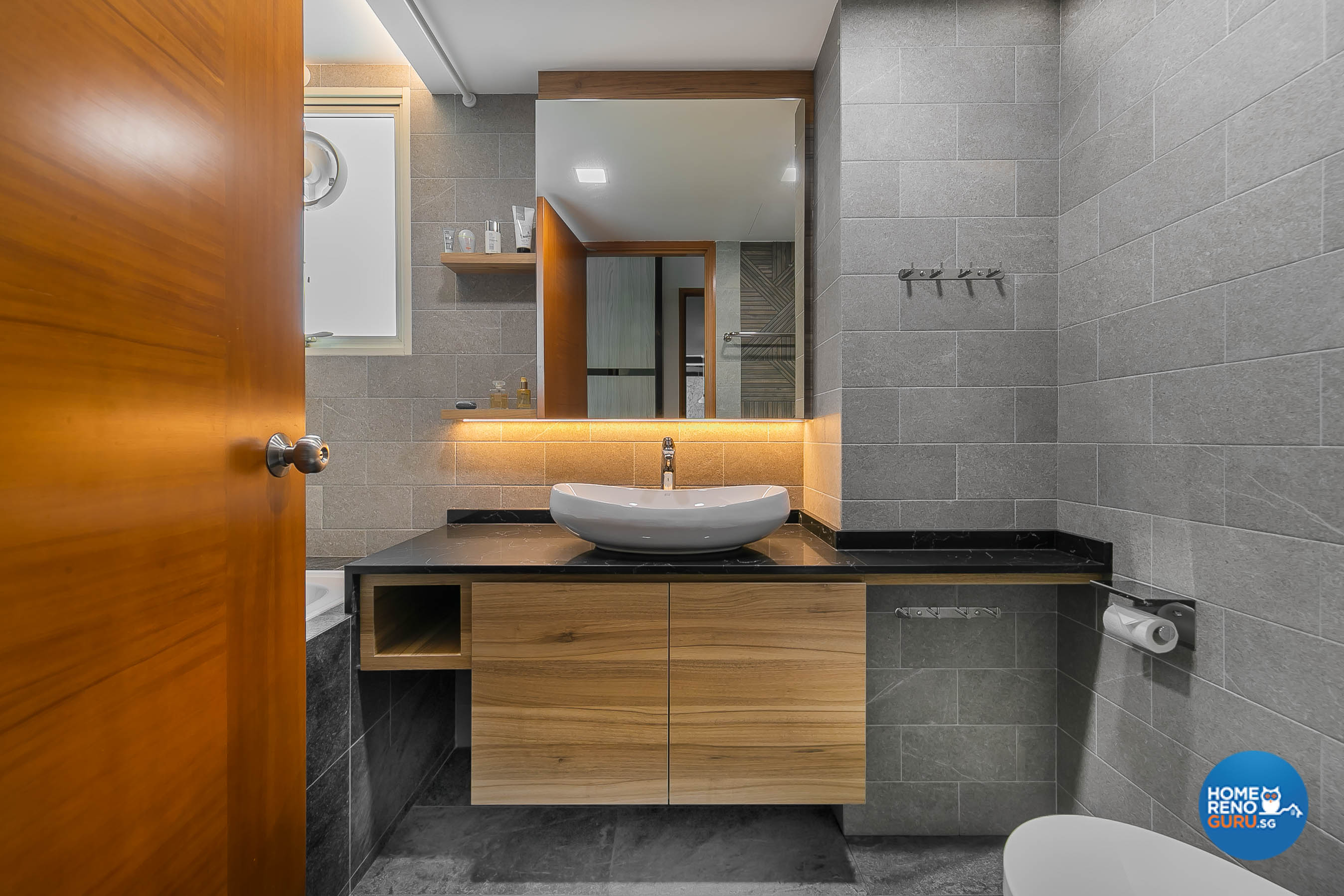 Modern Design - Bathroom - Condominium - Design by Dreamvision Designer Pte Ltd