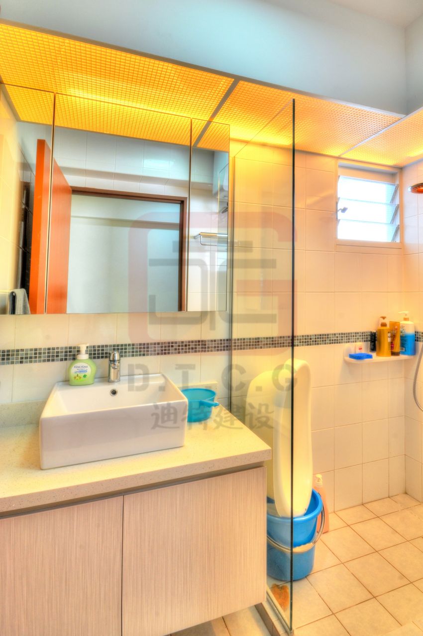 Contemporary, Minimalist, Modern Design - Bathroom - HDB 4 Room - Design by DT construction group Pte ltd