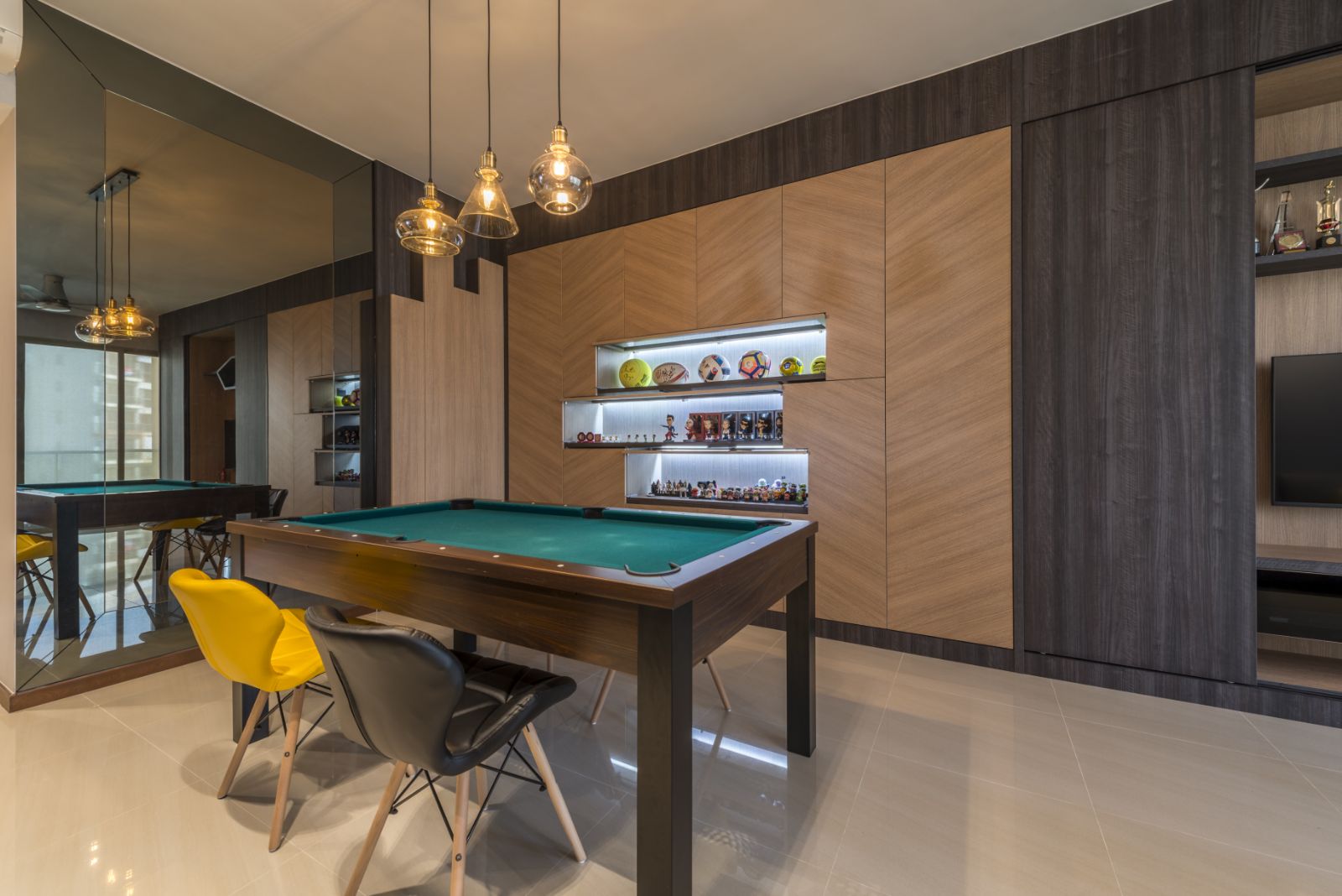 Contemporary, Modern Design - Dining Room - Condominium - Design by Earth Interior Design Pte Ltd 
