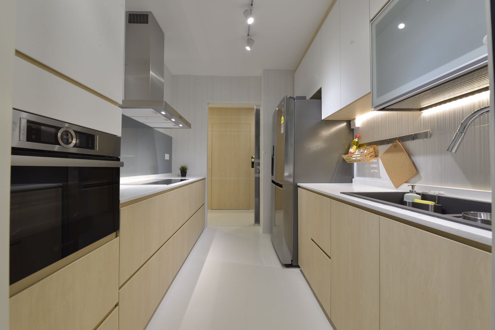 Contemporary Design - Kitchen - HDB 4 Room - Design by Earth Interior Design Pte Ltd 
