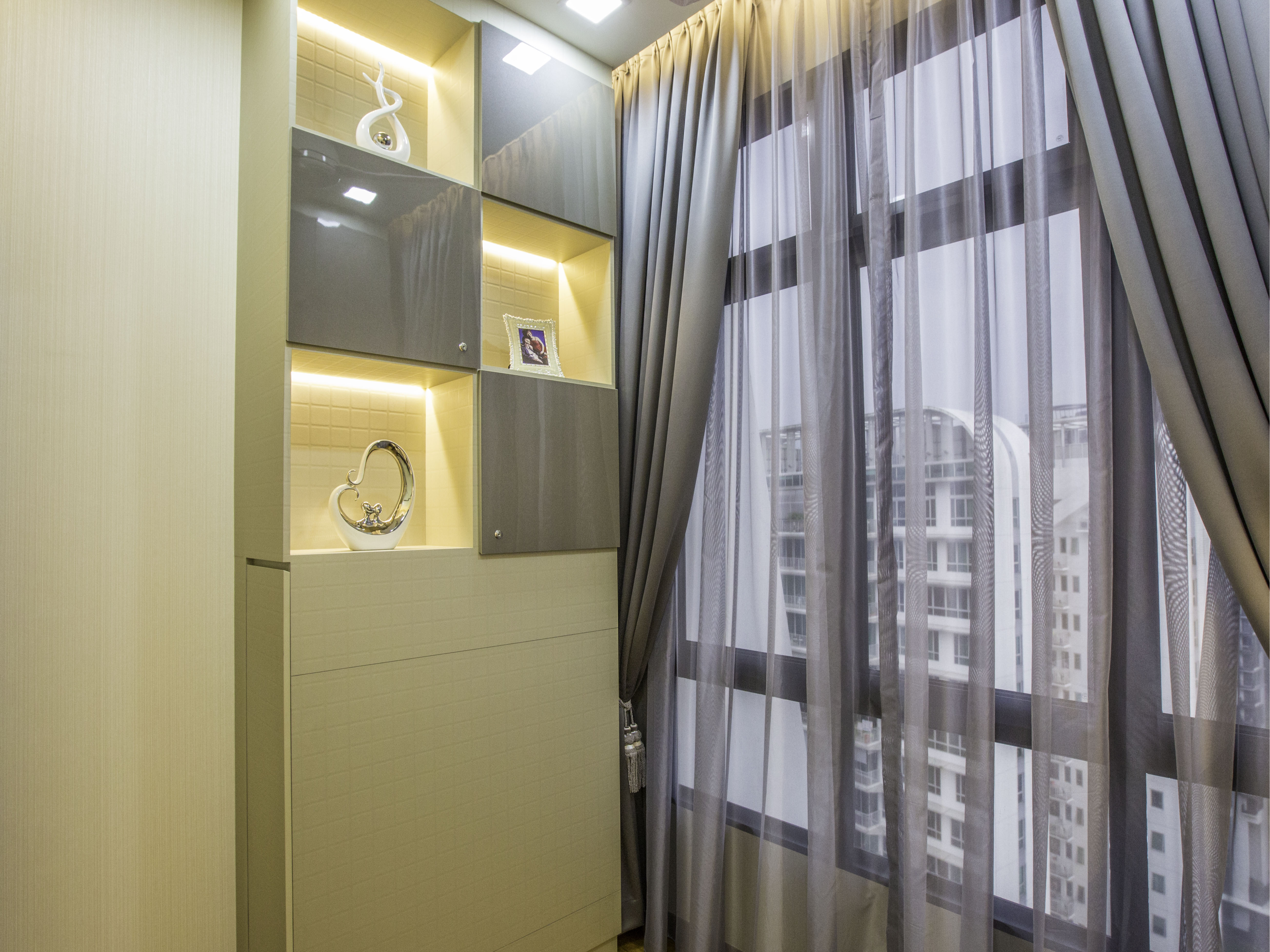 Contemporary, Modern Design - Bedroom - Condominium - Design by EC Vision Design Pte Ltd