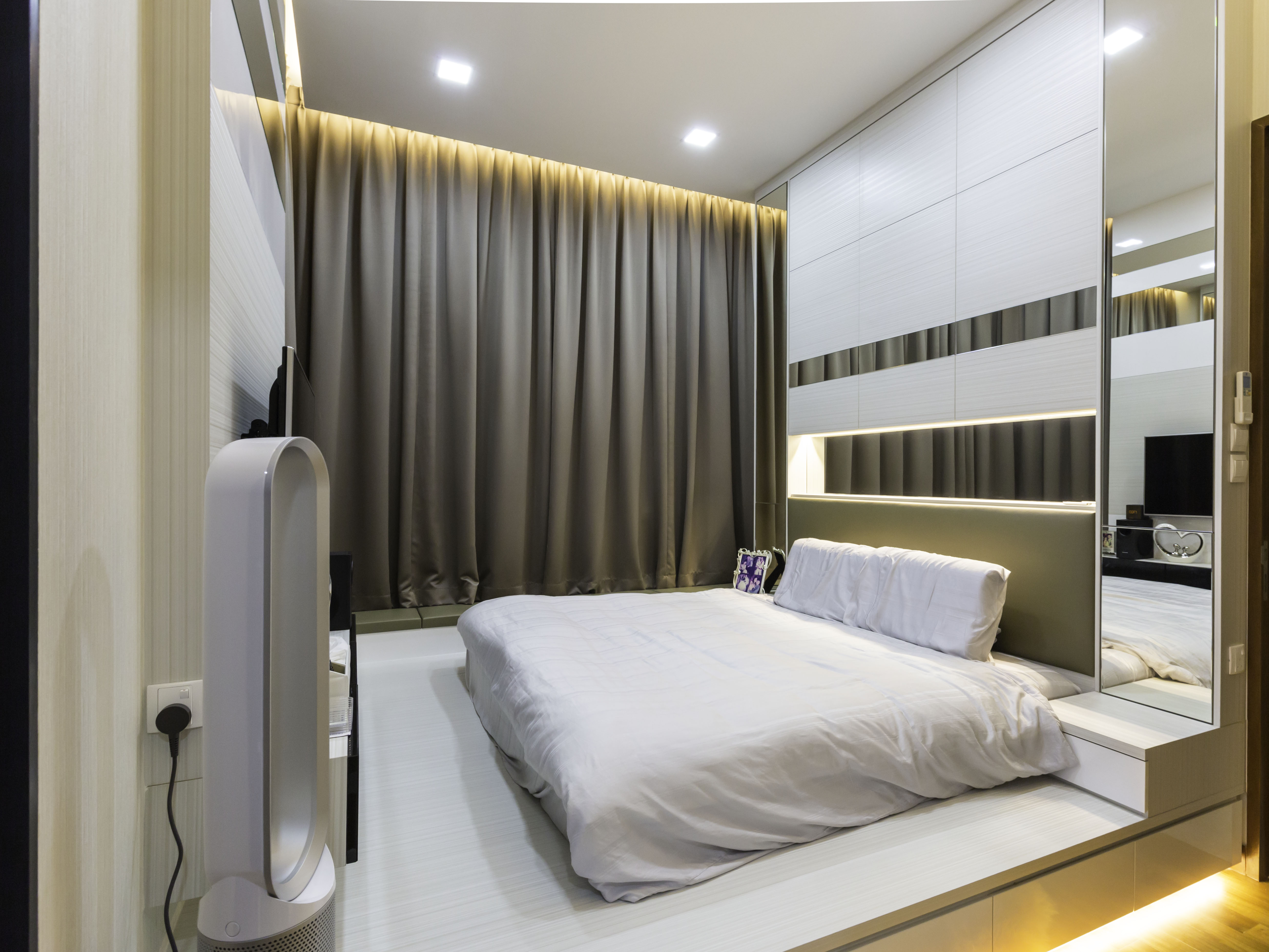Contemporary, Modern Design - Bedroom - Condominium - Design by EC Vision Design Pte Ltd