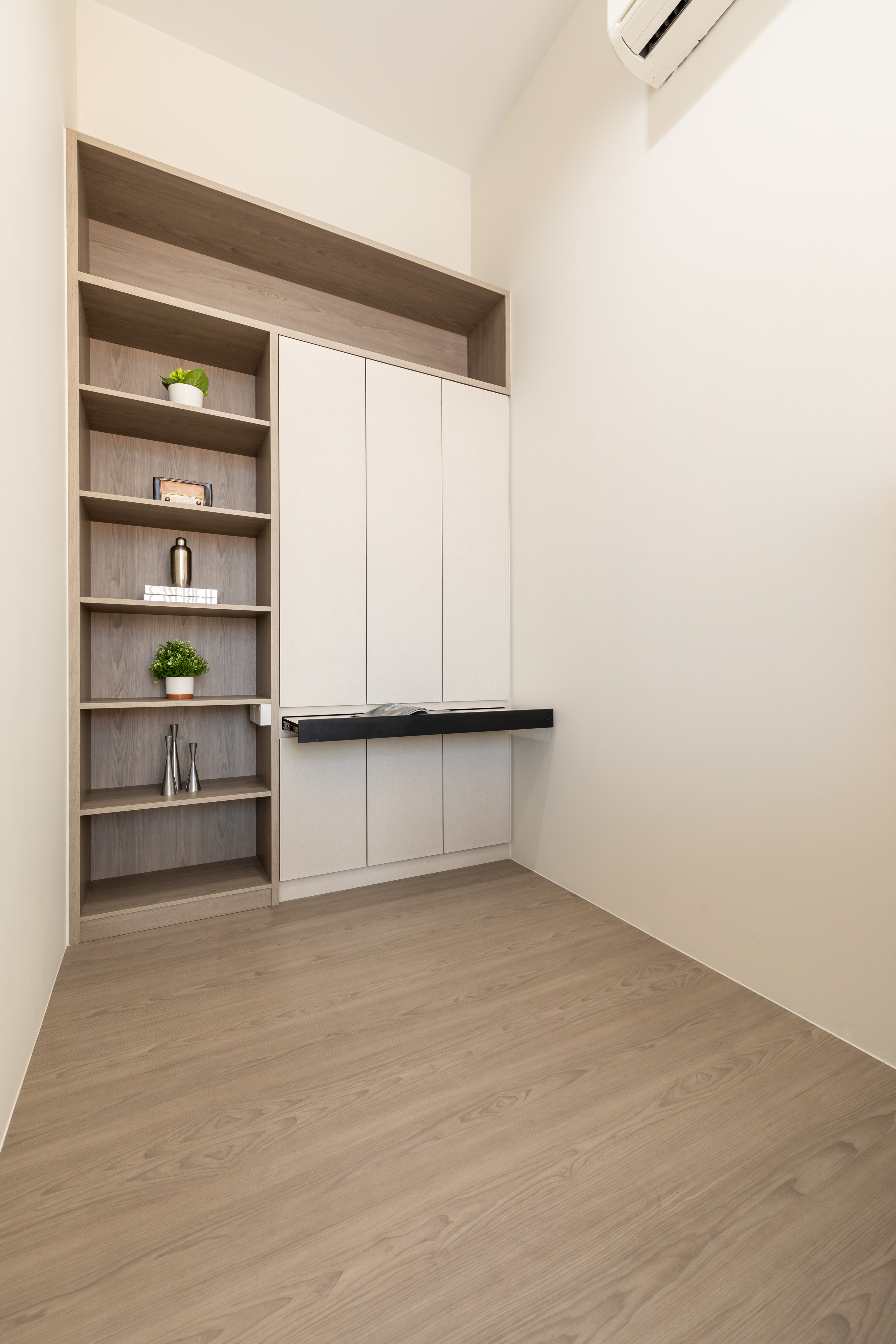 Modern Design - Living Room - Condominium - Design by Edgeline Planners Pte Ltd