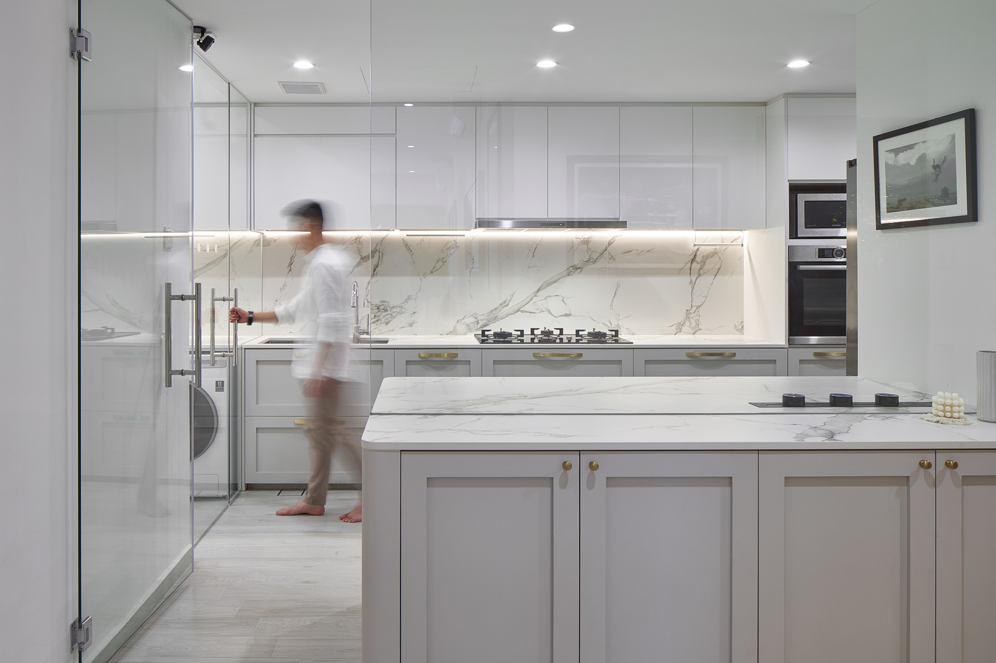 Modern, Victorian Design - Kitchen - Condominium - Design by Edgeline Planners Pte Ltd