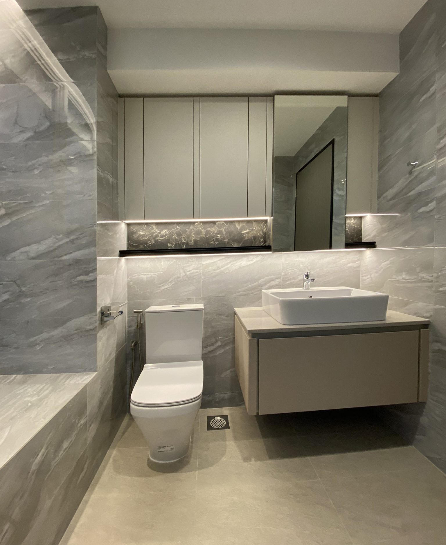 Modern, Others Design - Bathroom - HDB 4 Room - Design by Edgeline Planners Pte Ltd