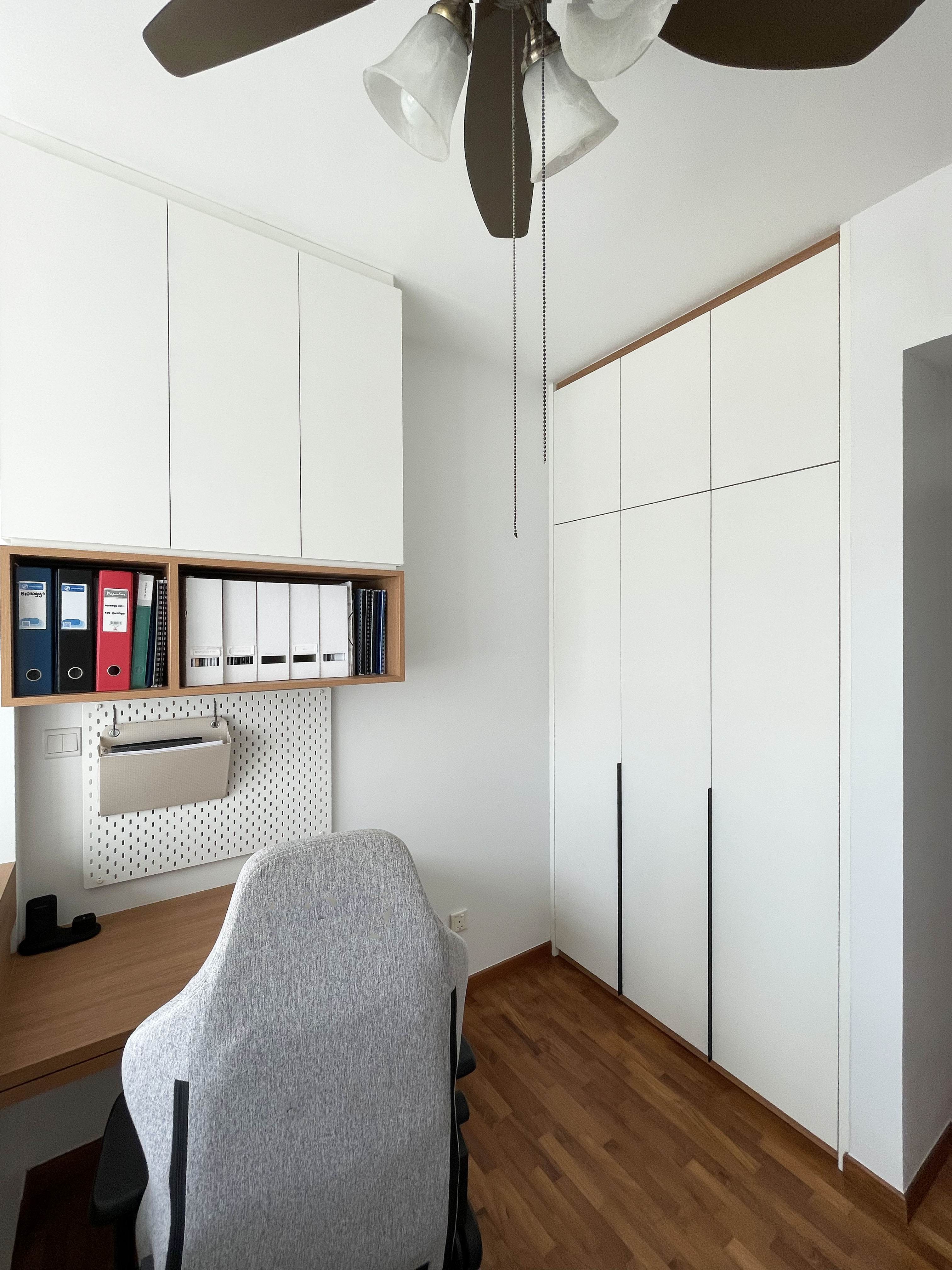 Minimalist, Scandinavian Design - Bedroom - Condominium - Design by Edgeline Planners Pte Ltd