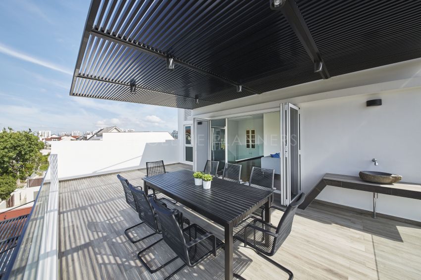 Minimalist, Modern Design - Balcony - Landed House - Design by Edgeline Planners Pte Ltd