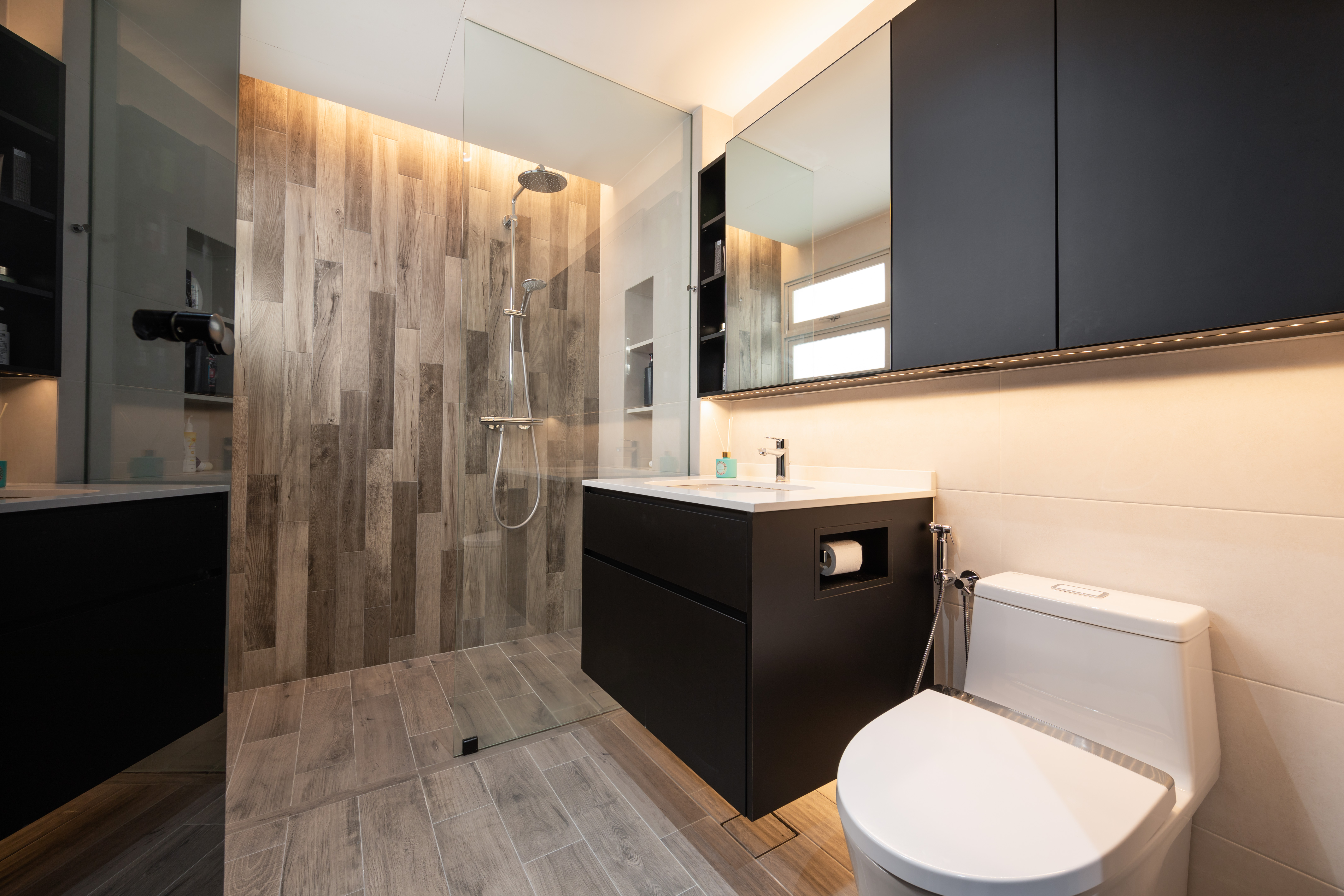 Contemporary Design - Bathroom - Condominium - Design by Edgeline Planners Pte Ltd