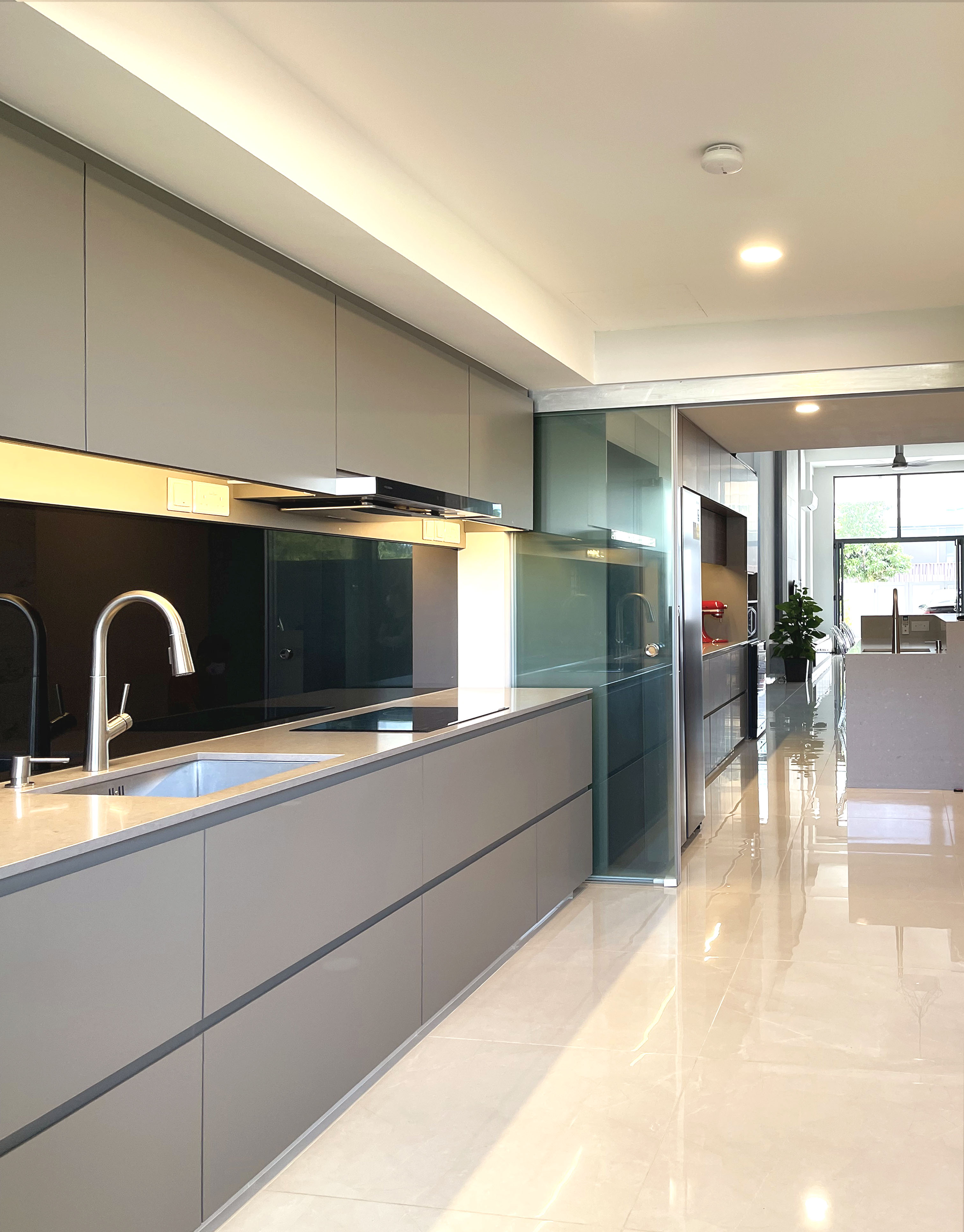 Modern Design - Kitchen - Landed House - Design by Edgeline Planners Pte Ltd