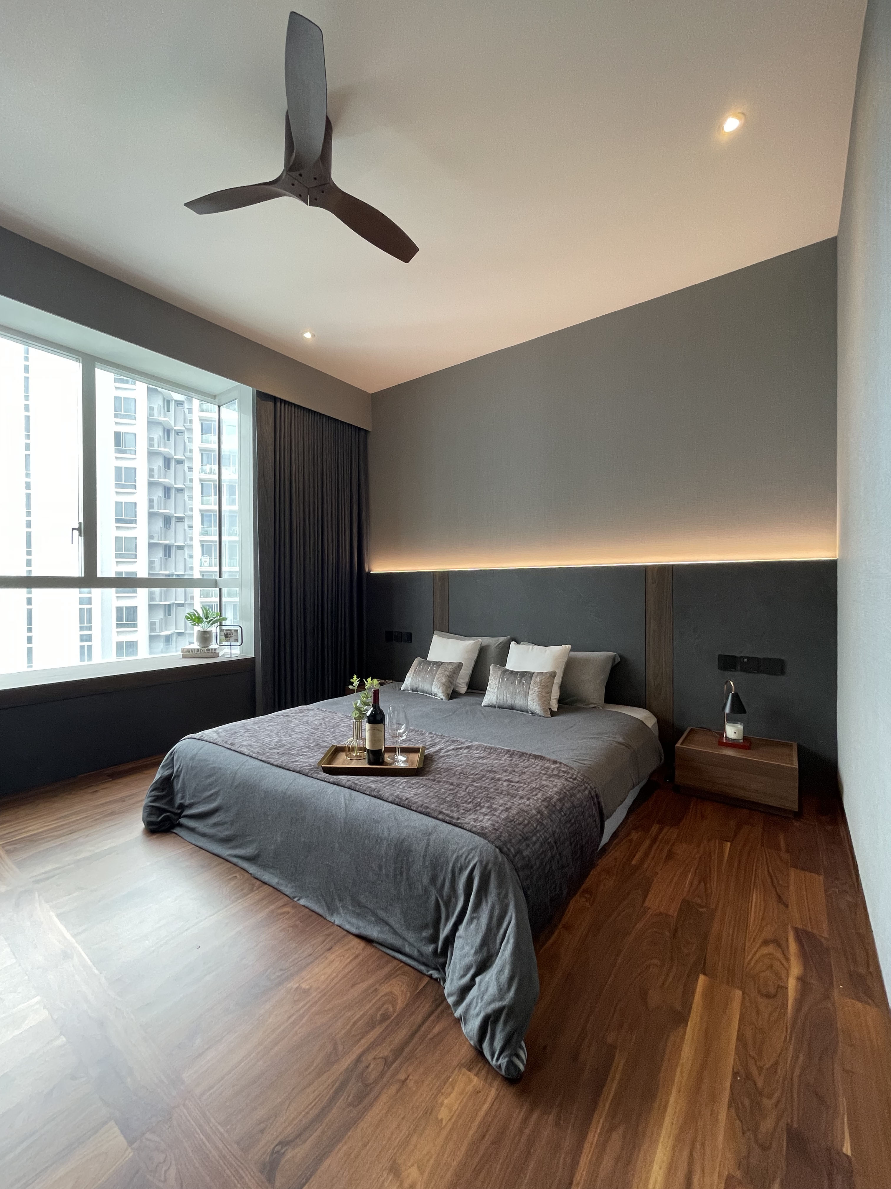 Contemporary, Modern Design - Bedroom - Condominium - Design by Edgeline Planners Pte Ltd