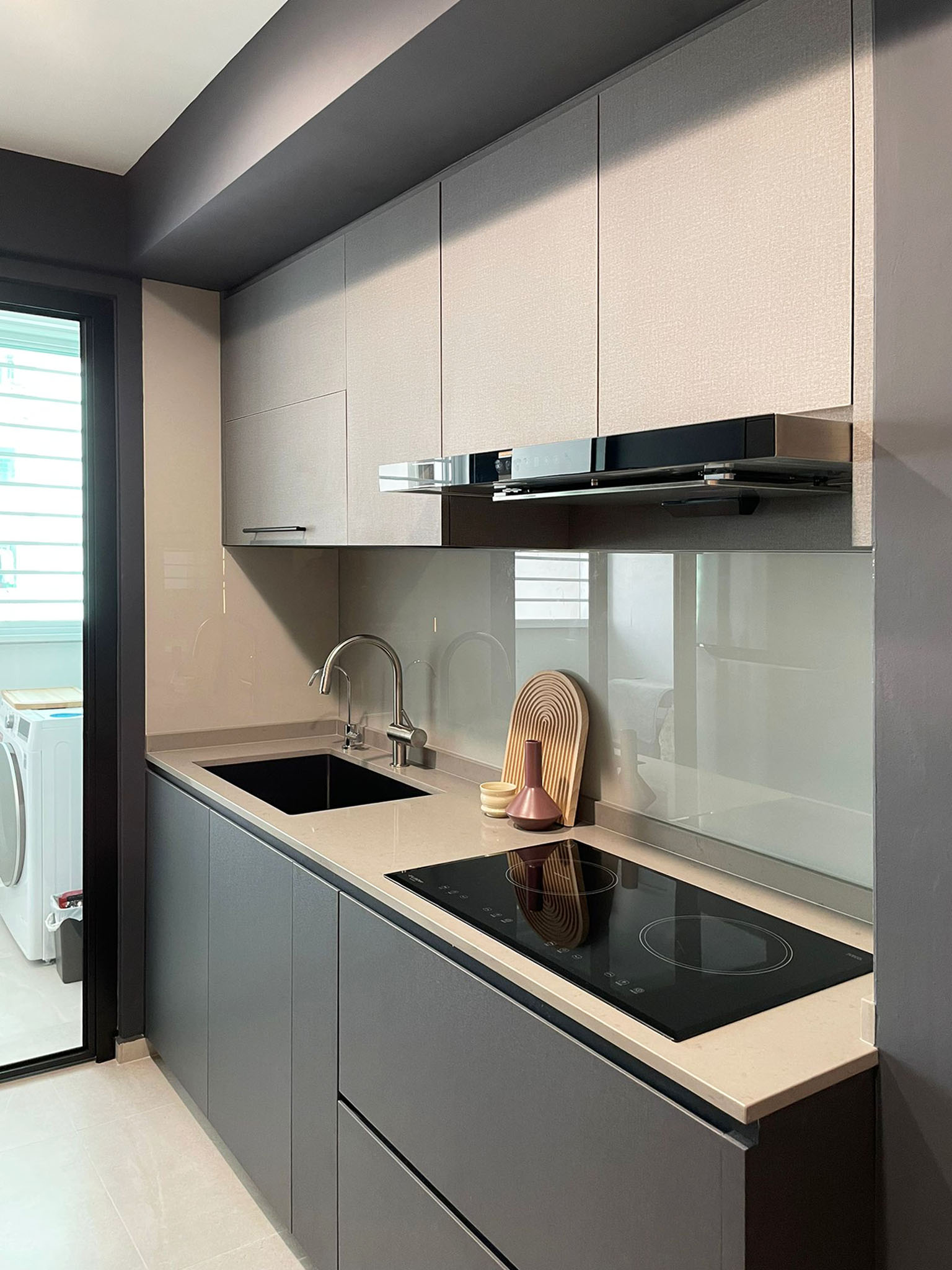 Modern Design - Kitchen - HDB 4 Room - Design by Edgeline Planners Pte Ltd