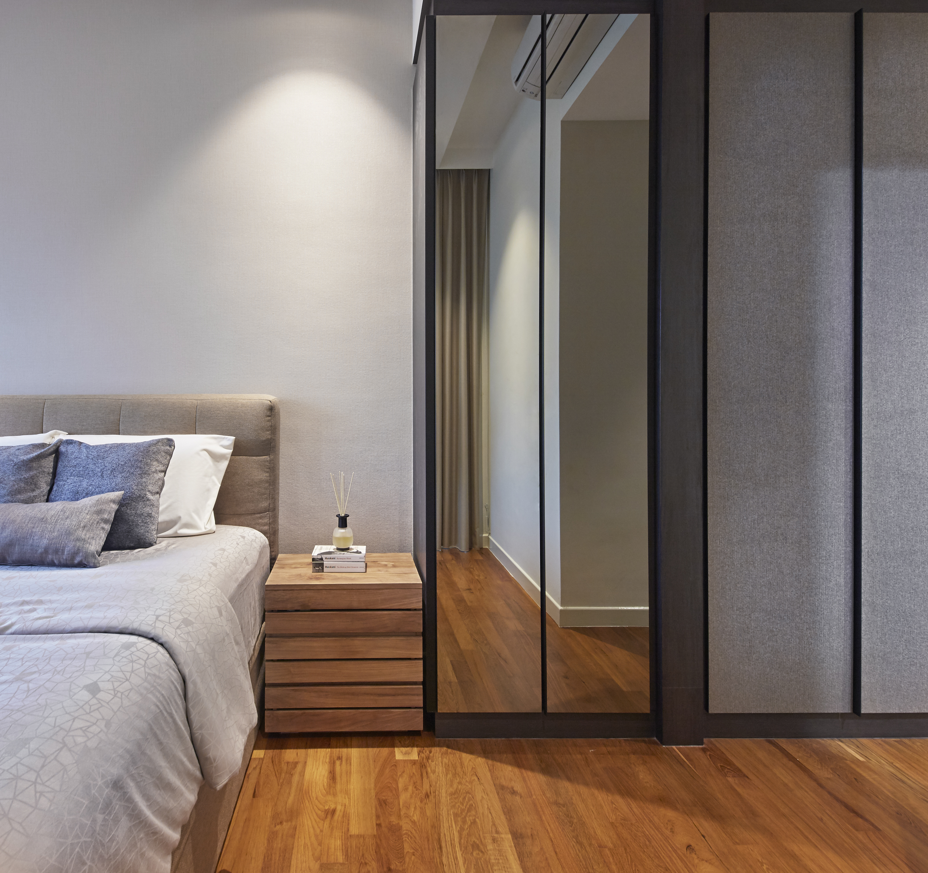 Contemporary, Modern Design - Bedroom - Condominium - Design by Edgeline Planners Pte Ltd