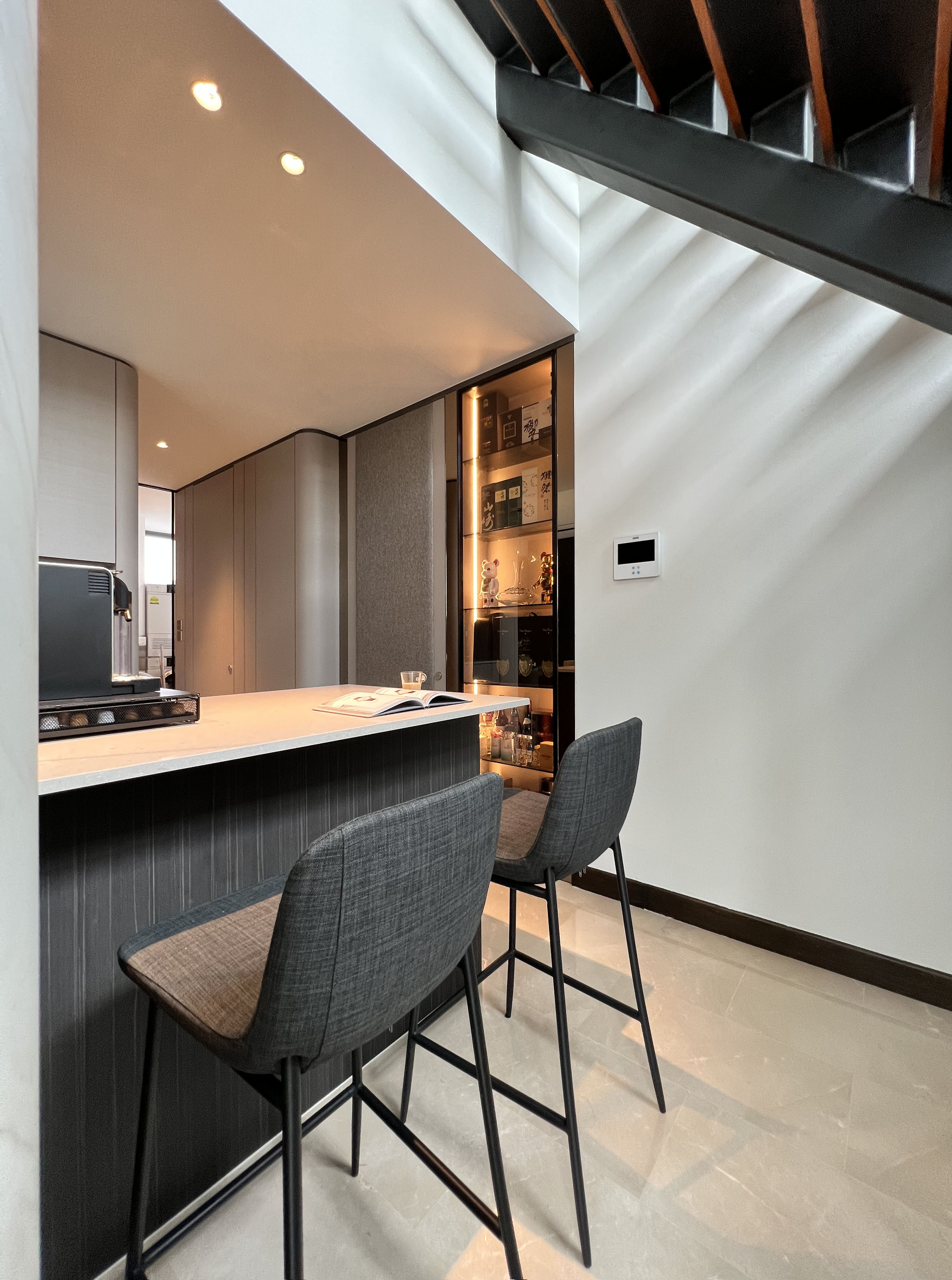 Modern Design - Dining Room - Condominium - Design by Edgeline Planners Pte Ltd