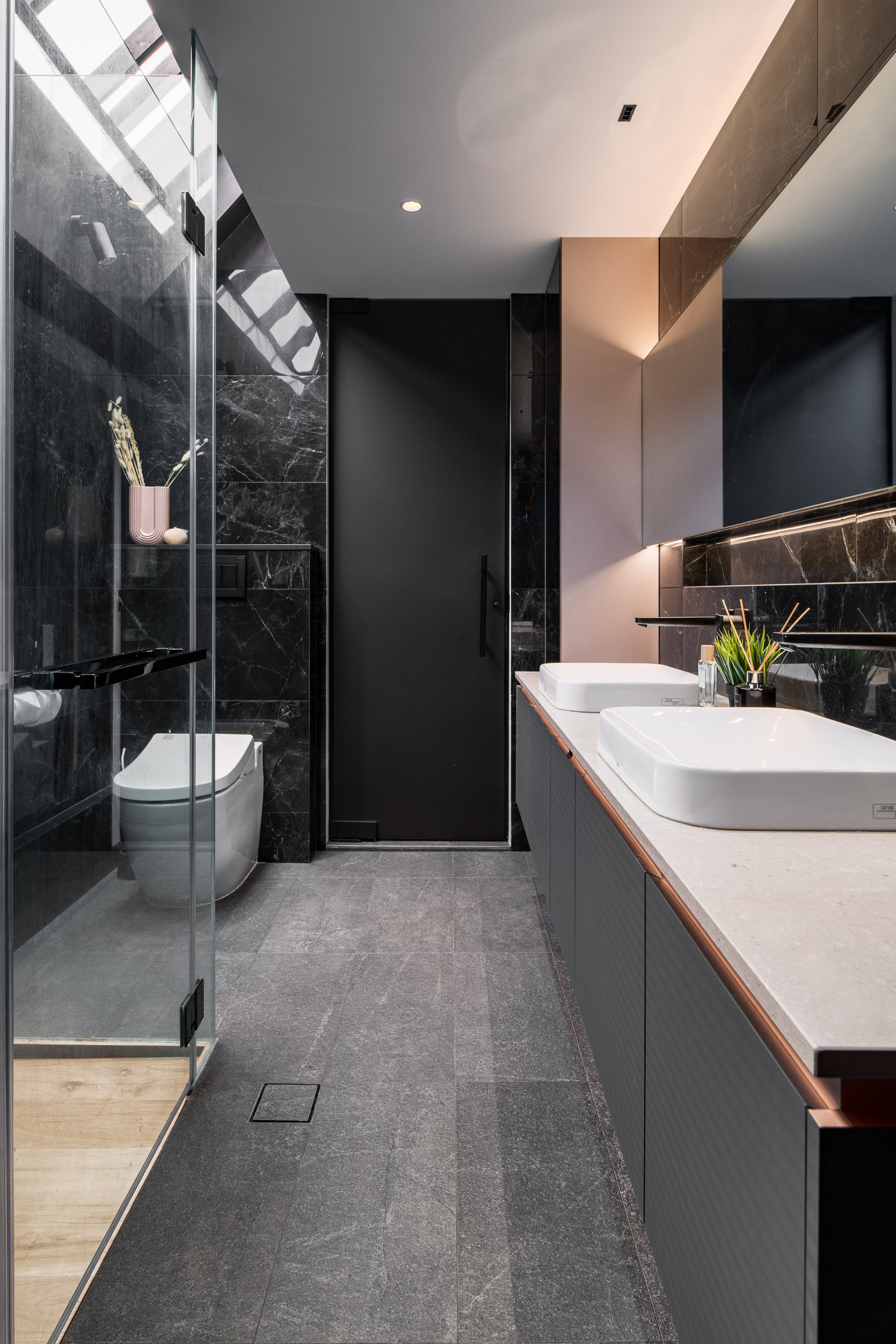 Modern Design - Bathroom - Condominium - Design by Edgeline Planners Pte Ltd