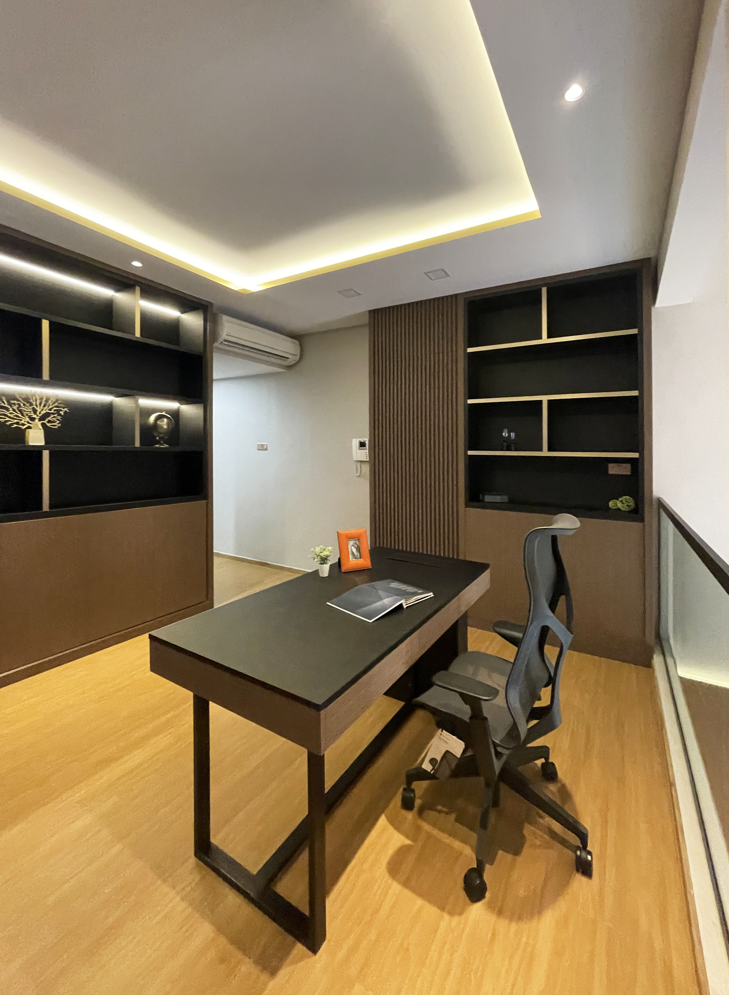 Classical, Modern Design - Study Room - Condominium - Design by Edgeline Planners Pte Ltd