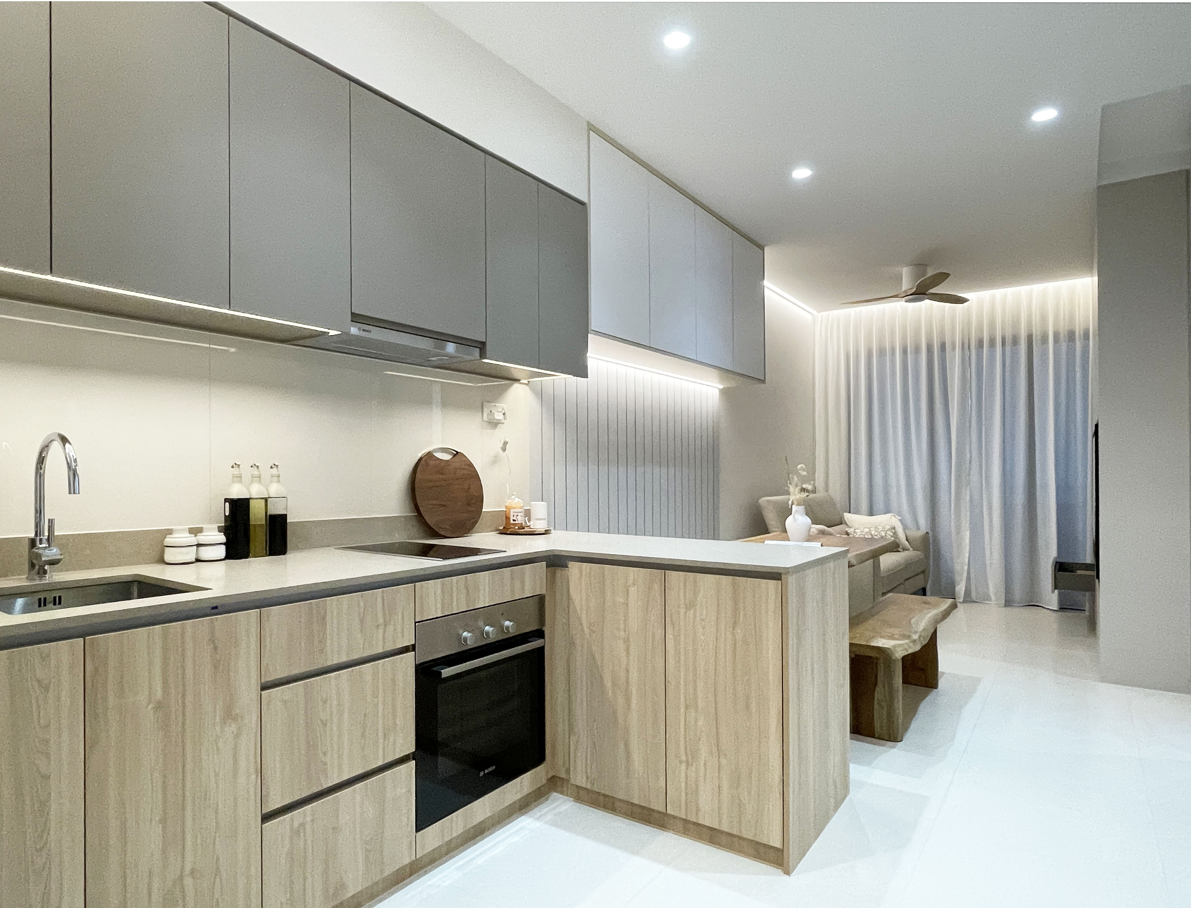 Modern Design - Kitchen - Condominium - Design by Edgeline Planners Pte Ltd