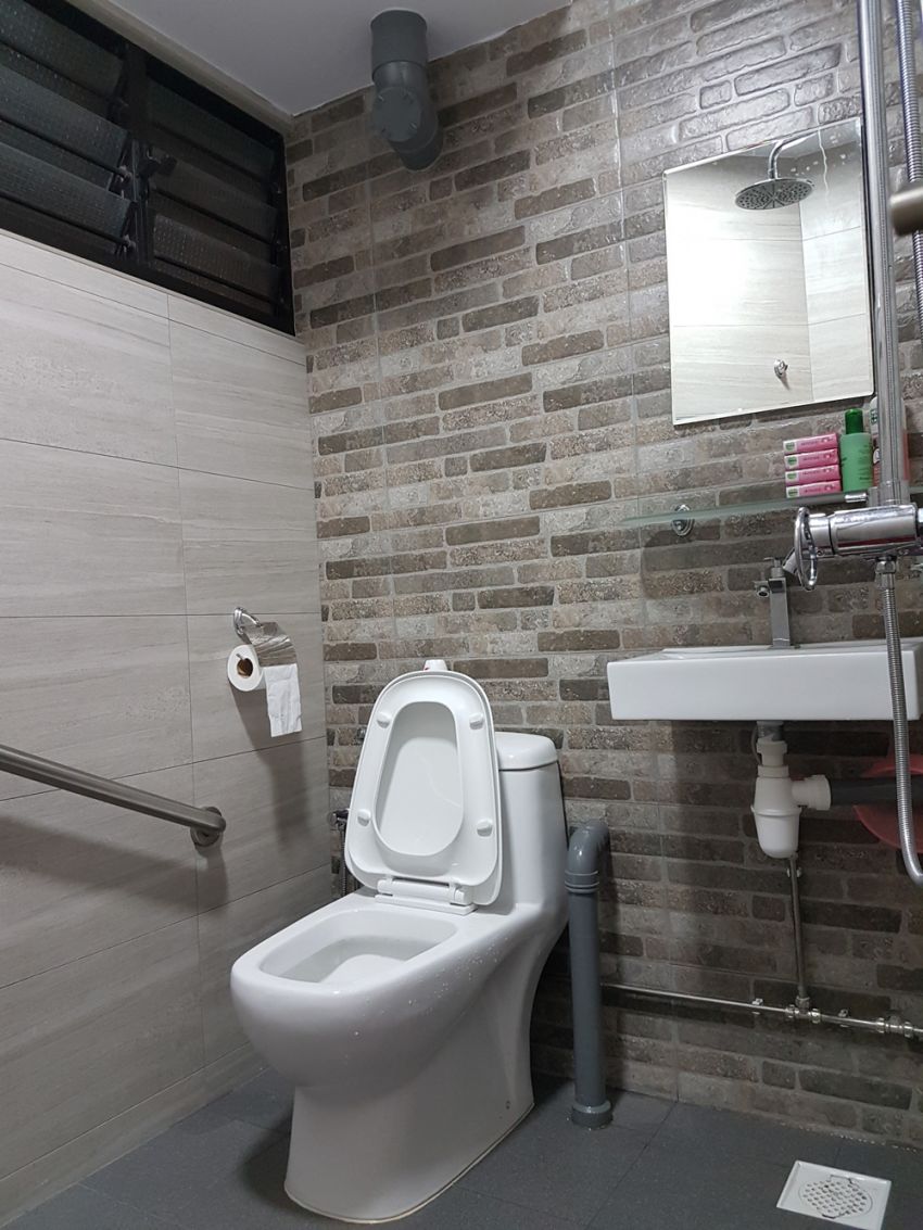 Contemporary Design - Bathroom - HDB 4 Room - Design by E+e Design & Build