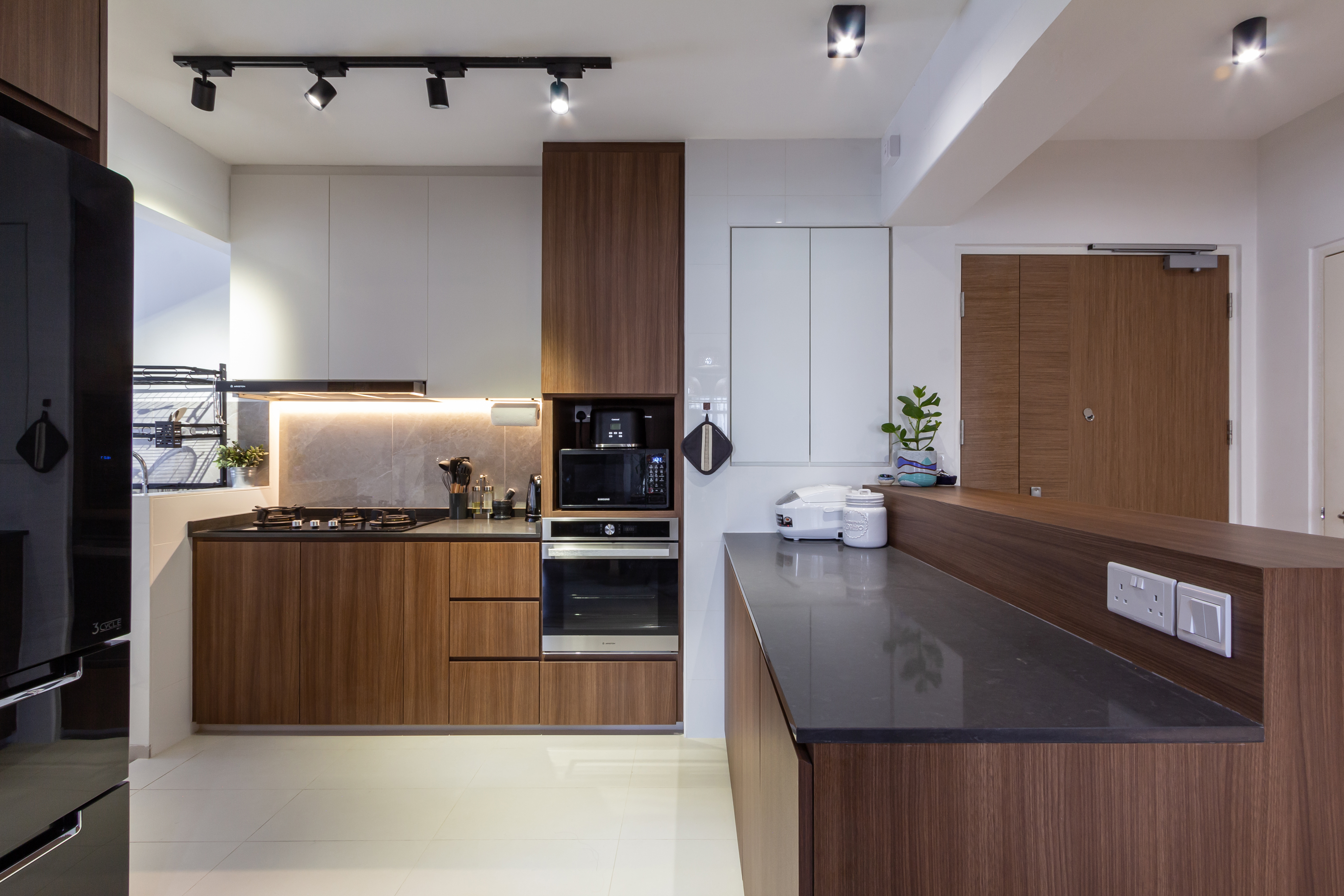 Contemporary, Modern Design - Kitchen - HDB 4 Room - Design by Fineline Design Pte Ltd