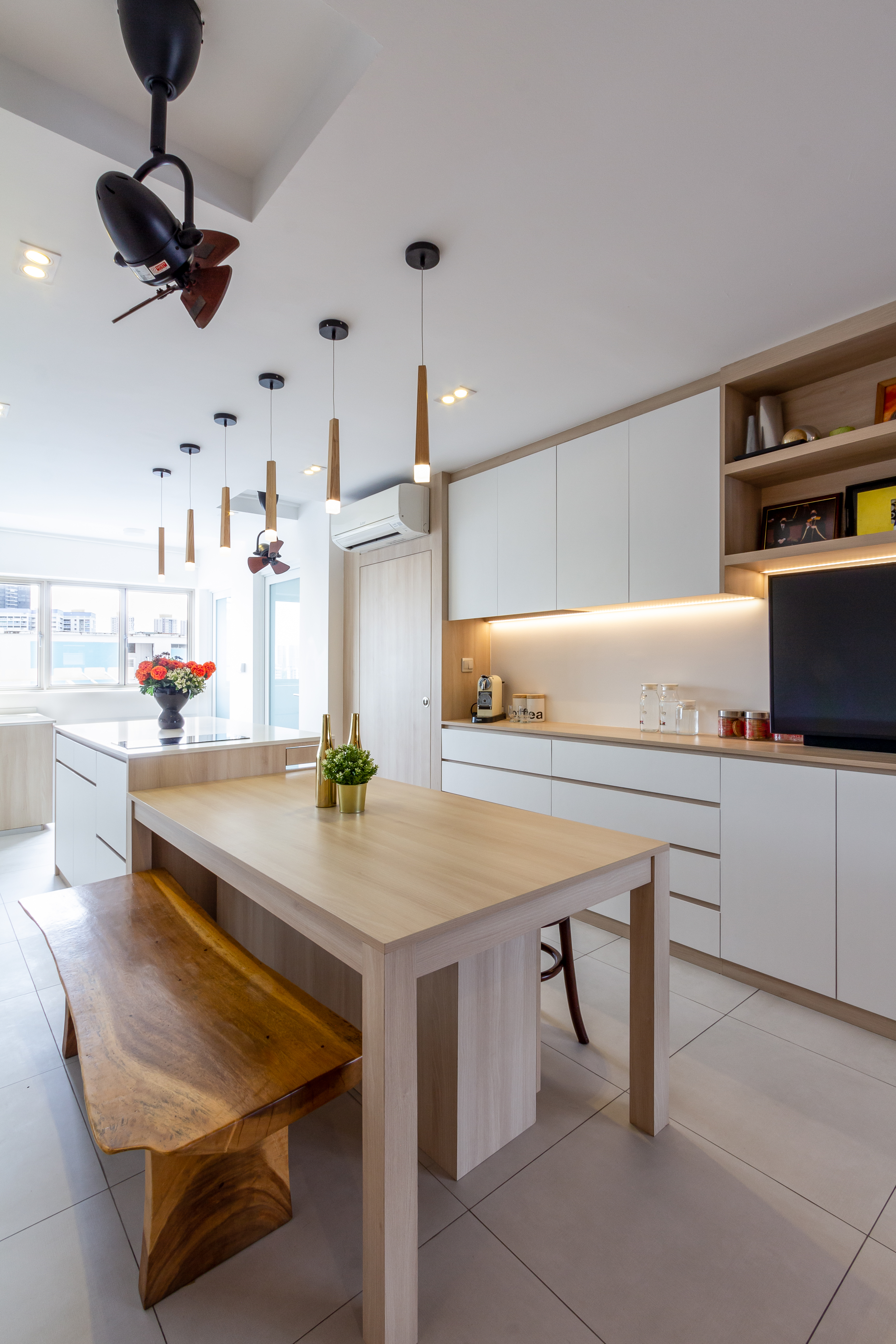 Scandinavian Design - Dining Room - HDB Executive Apartment - Design by Fineline Design Pte Ltd