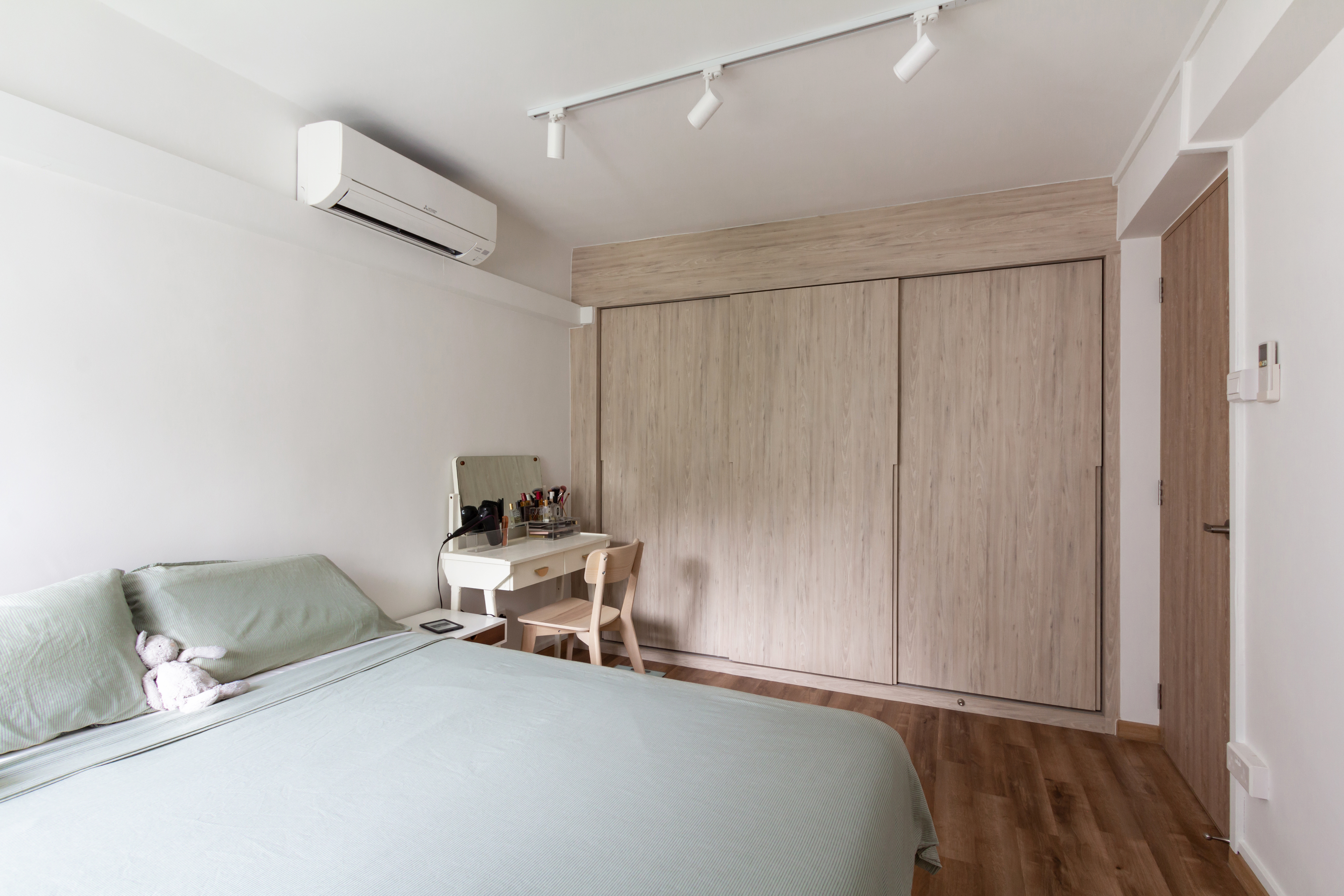 Eclectic Design - Bedroom - HDB 3 Room - Design by Fineline Design Pte Ltd