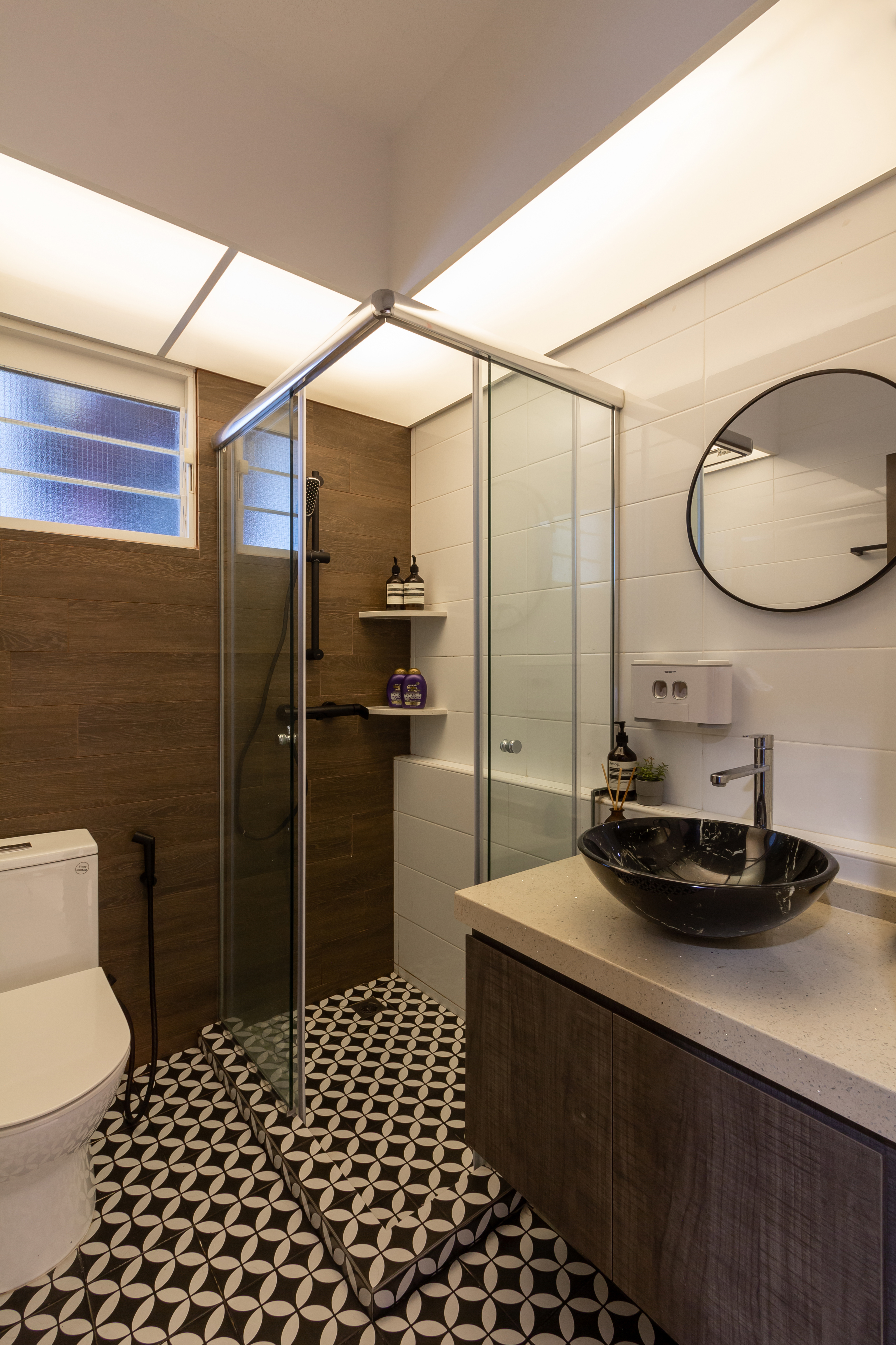 Contemporary Design - Bathroom - HDB 4 Room - Design by Fineline Design Pte Ltd