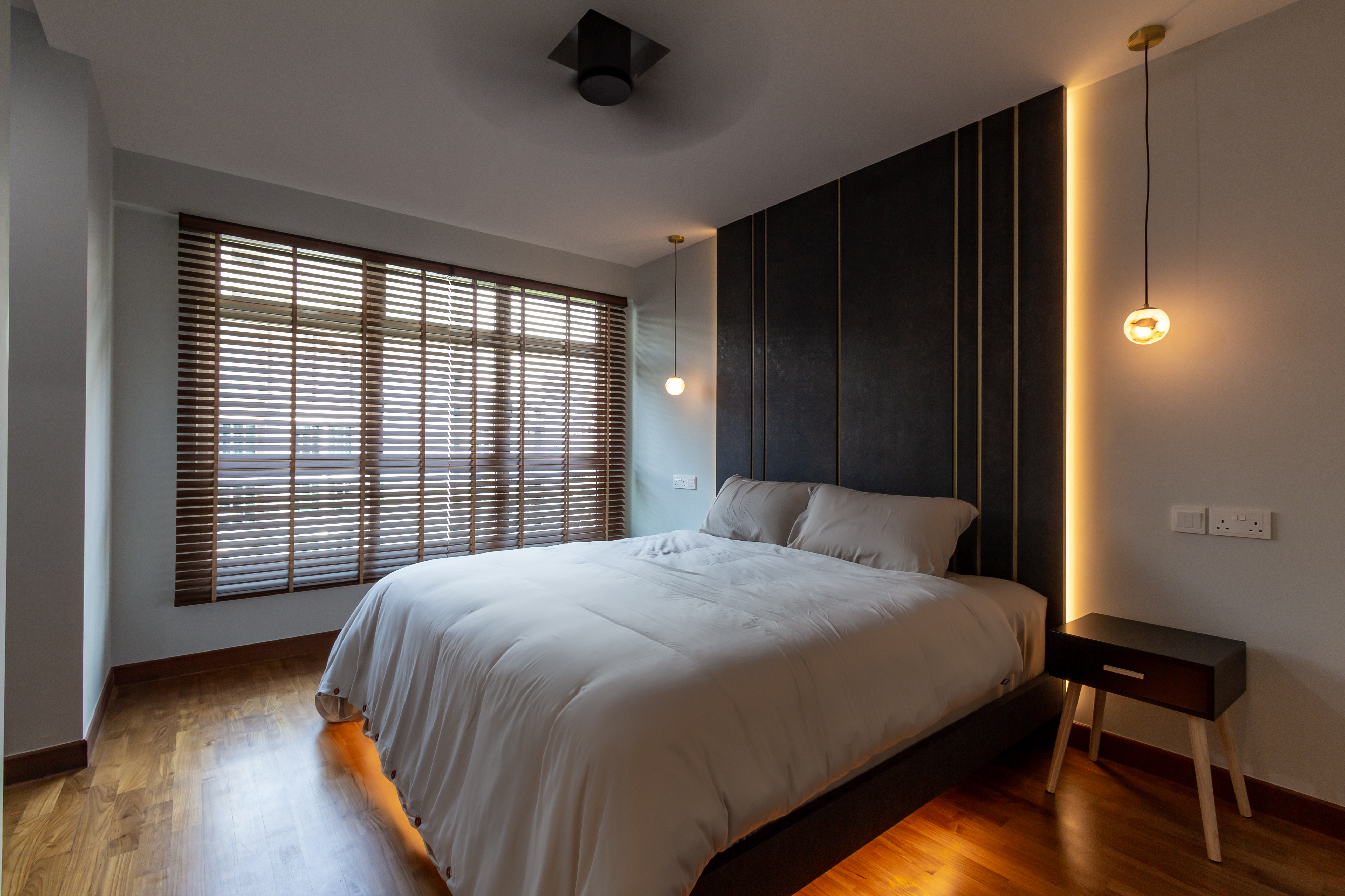 Contemporary Design - Bedroom - HDB 4 Room - Design by Fineline Design Pte Ltd