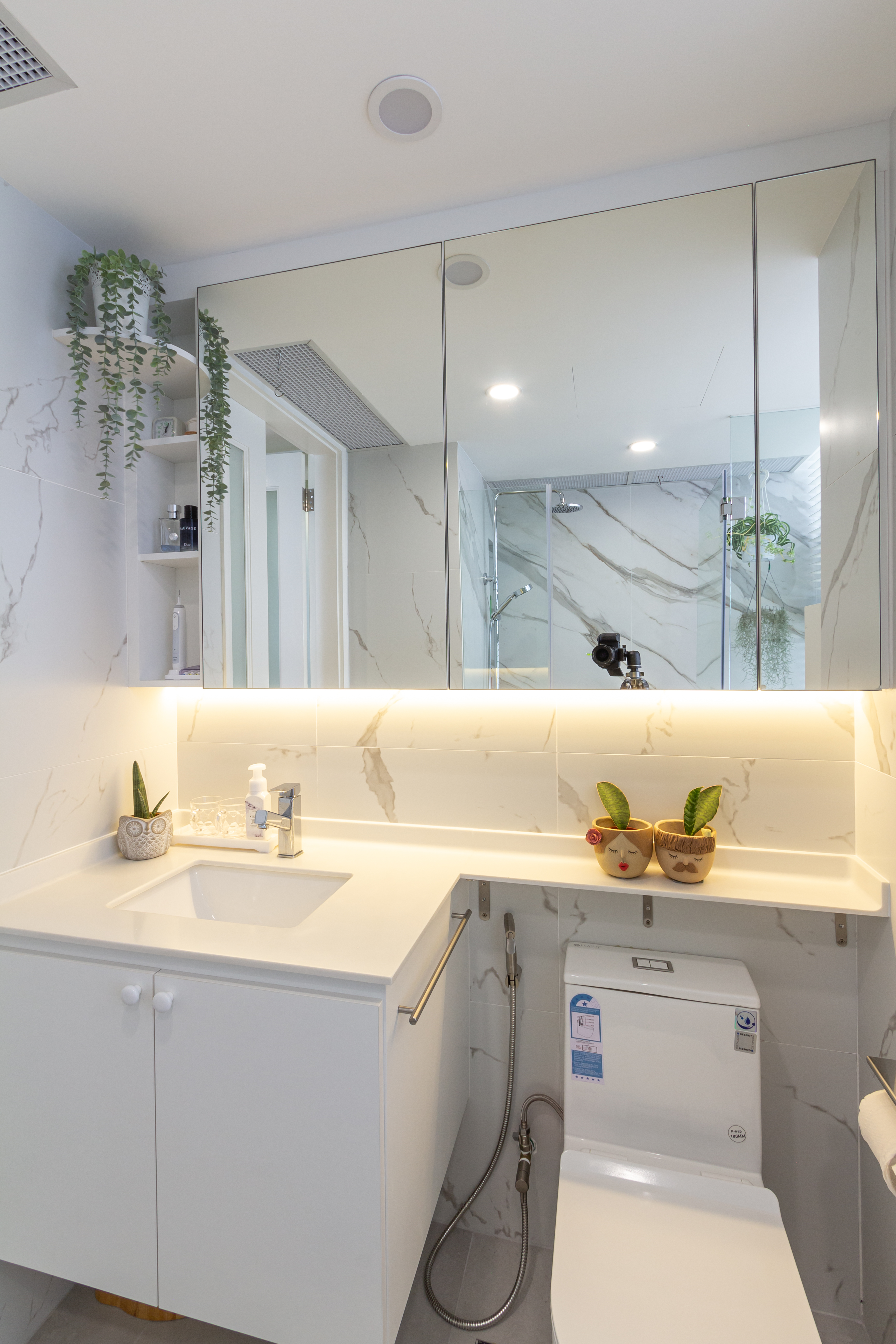 Contemporary, Modern, Others Design - Bathroom - Condominium - Design by Fineline Design Pte Ltd