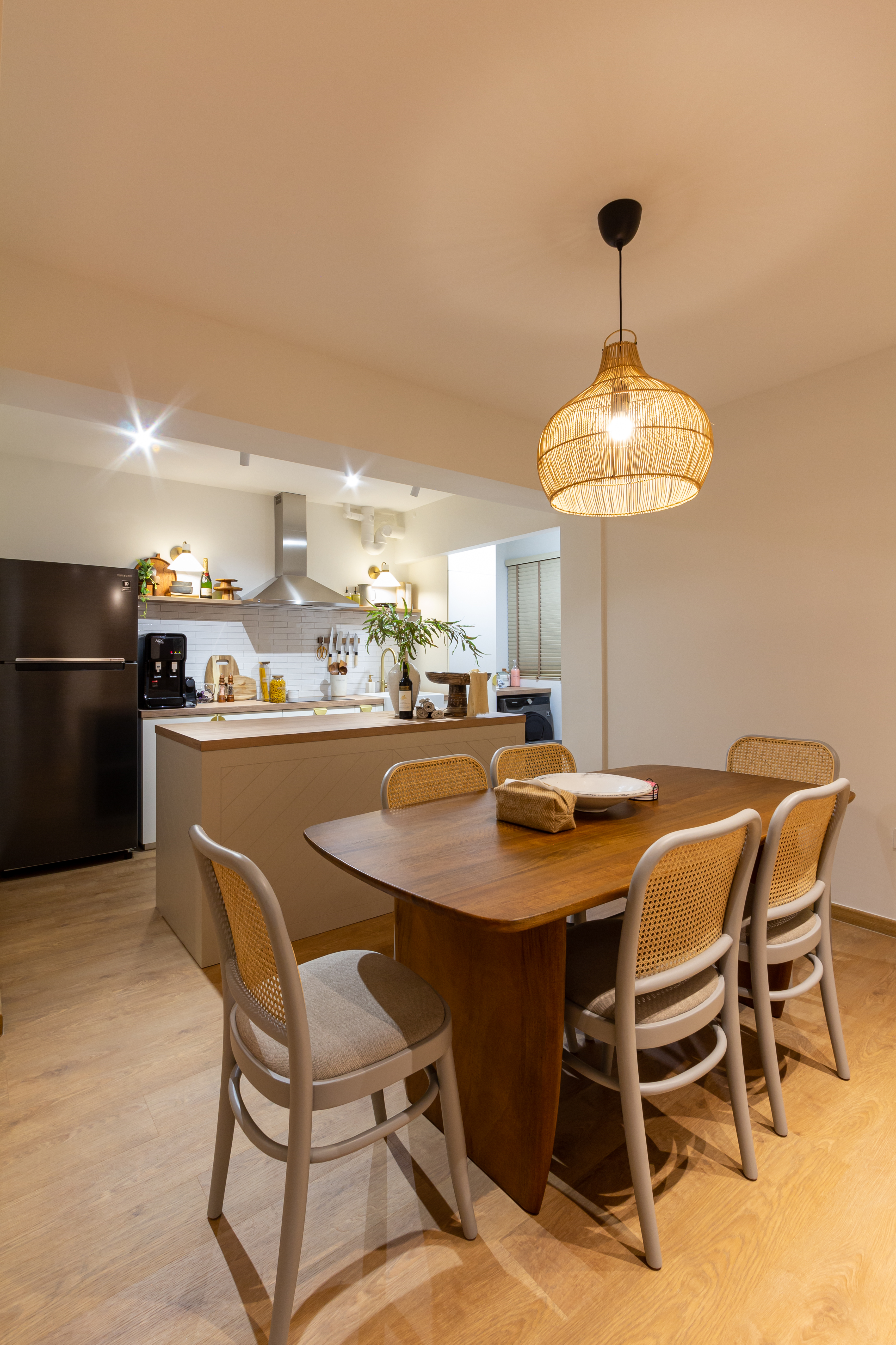 Eclectic Design - Dining Room - HDB 4 Room - Design by Fineline Design Pte Ltd