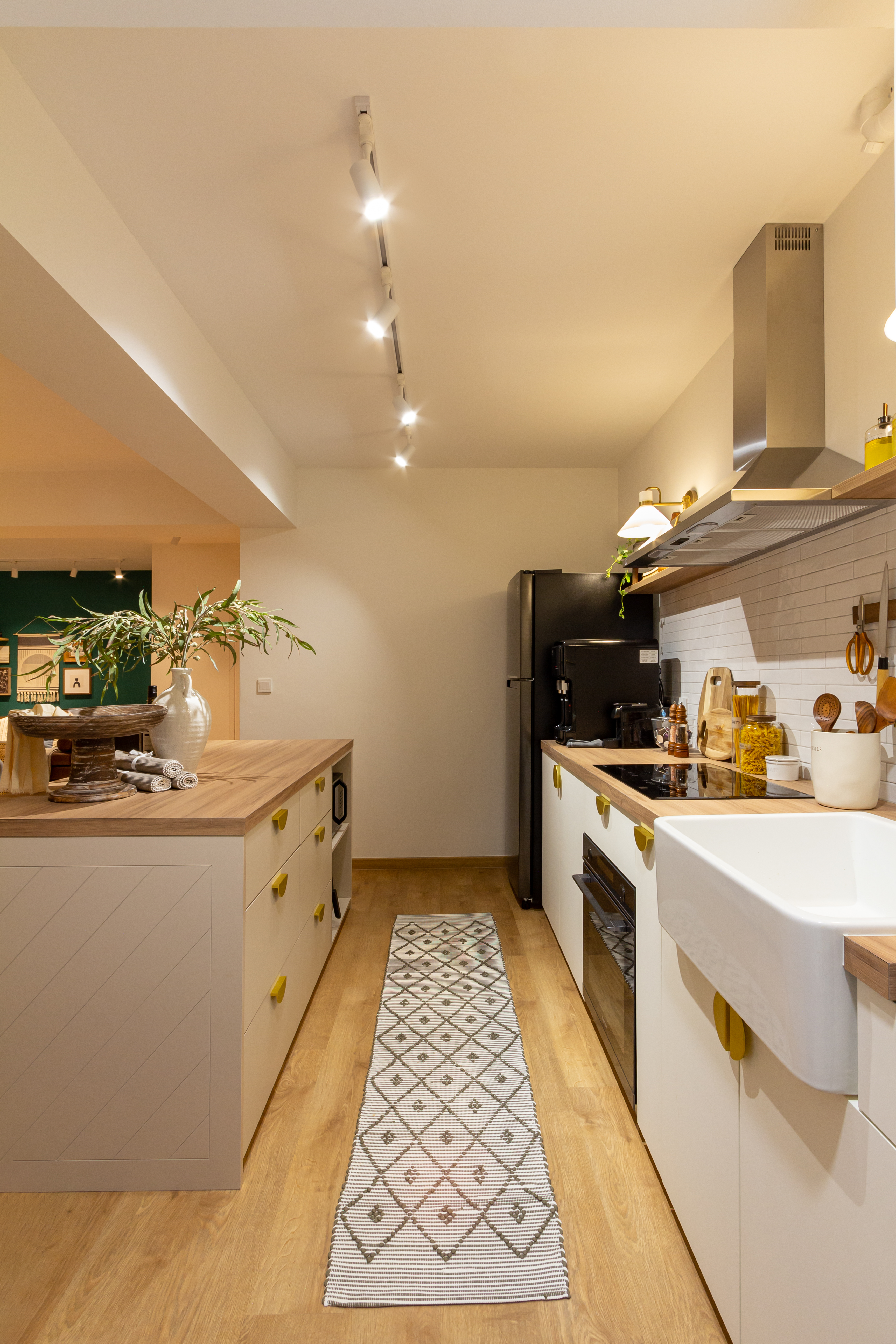 Eclectic Design - Kitchen - HDB 4 Room - Design by Fineline Design Pte Ltd