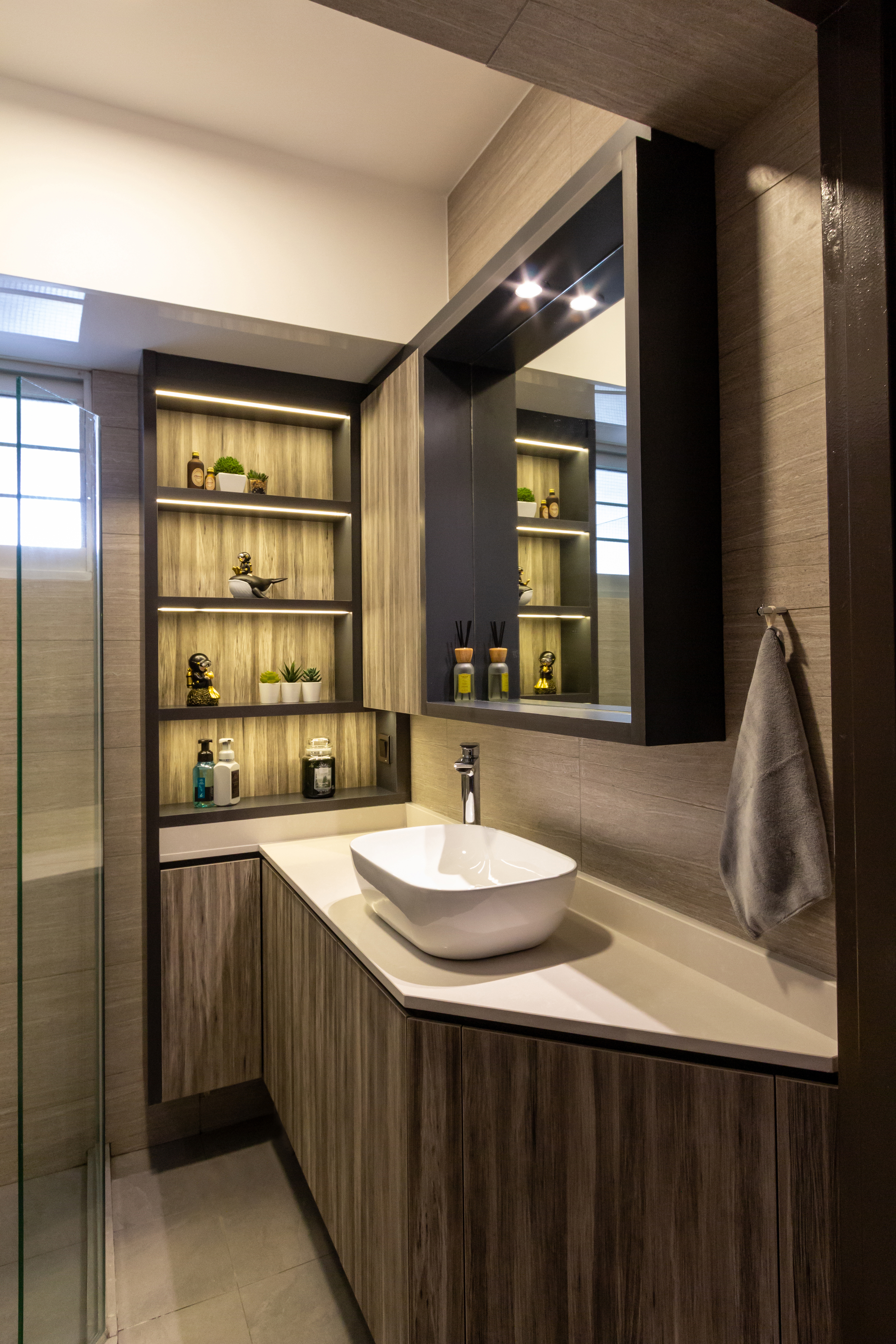 Contemporary, Industrial, Modern Design - Bathroom - HDB 5 Room - Design by Fineline Design Pte Ltd