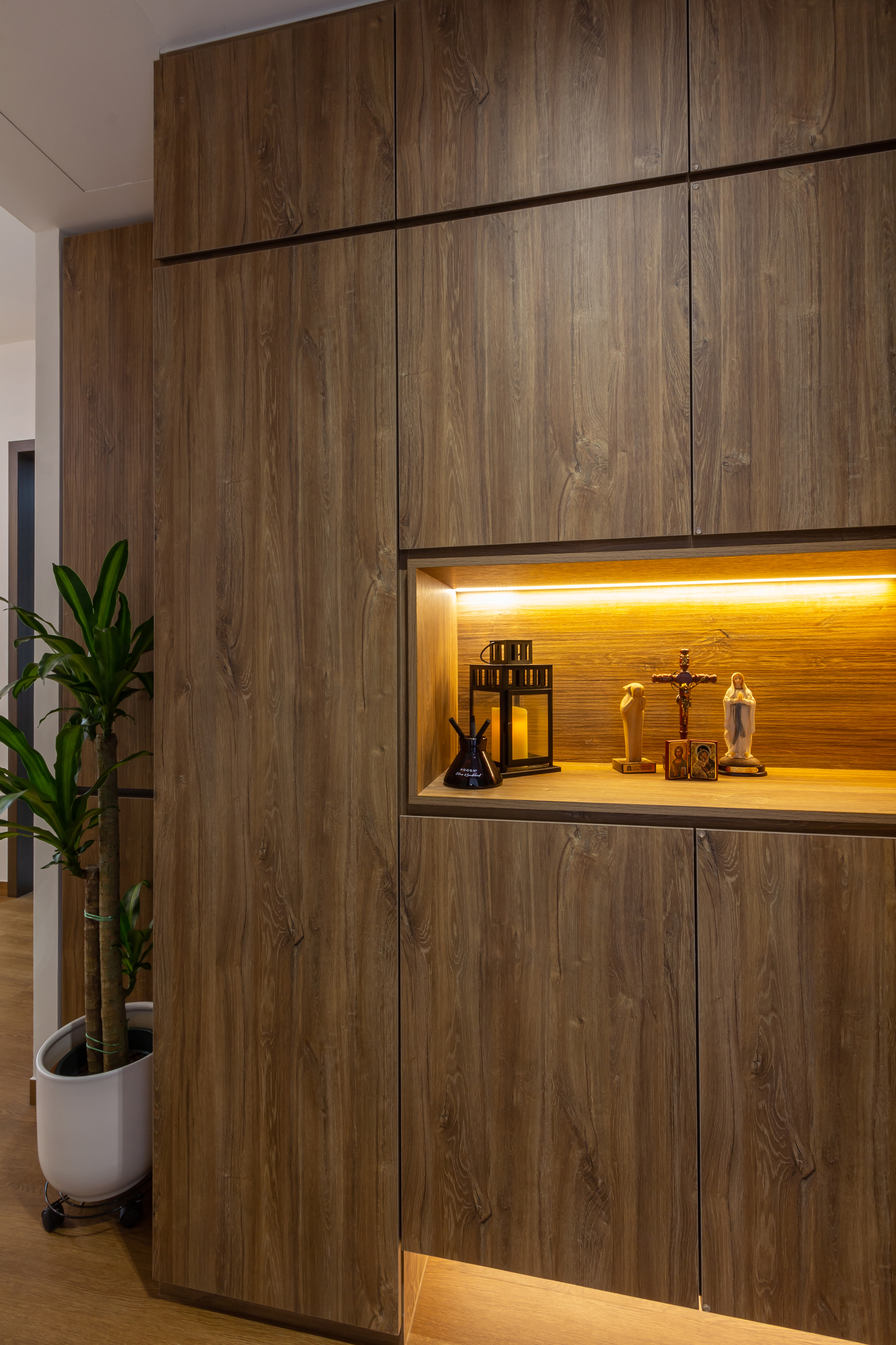 Others, Tropical Design - Living Room - Condominium - Design by Fineline Design Pte Ltd