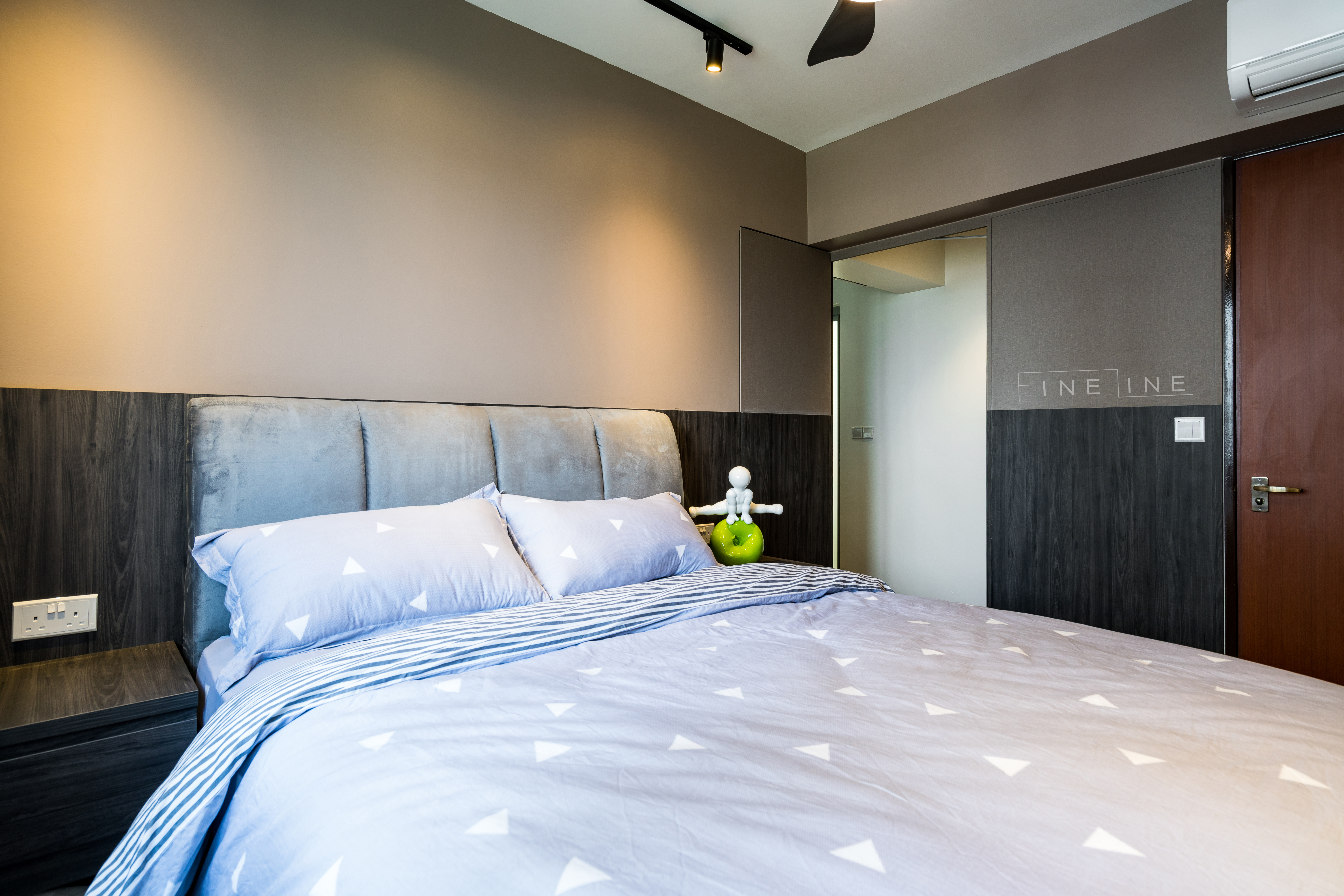 Eclectic Design - Bedroom - HDB 4 Room - Design by Fineline Design Pte Ltd