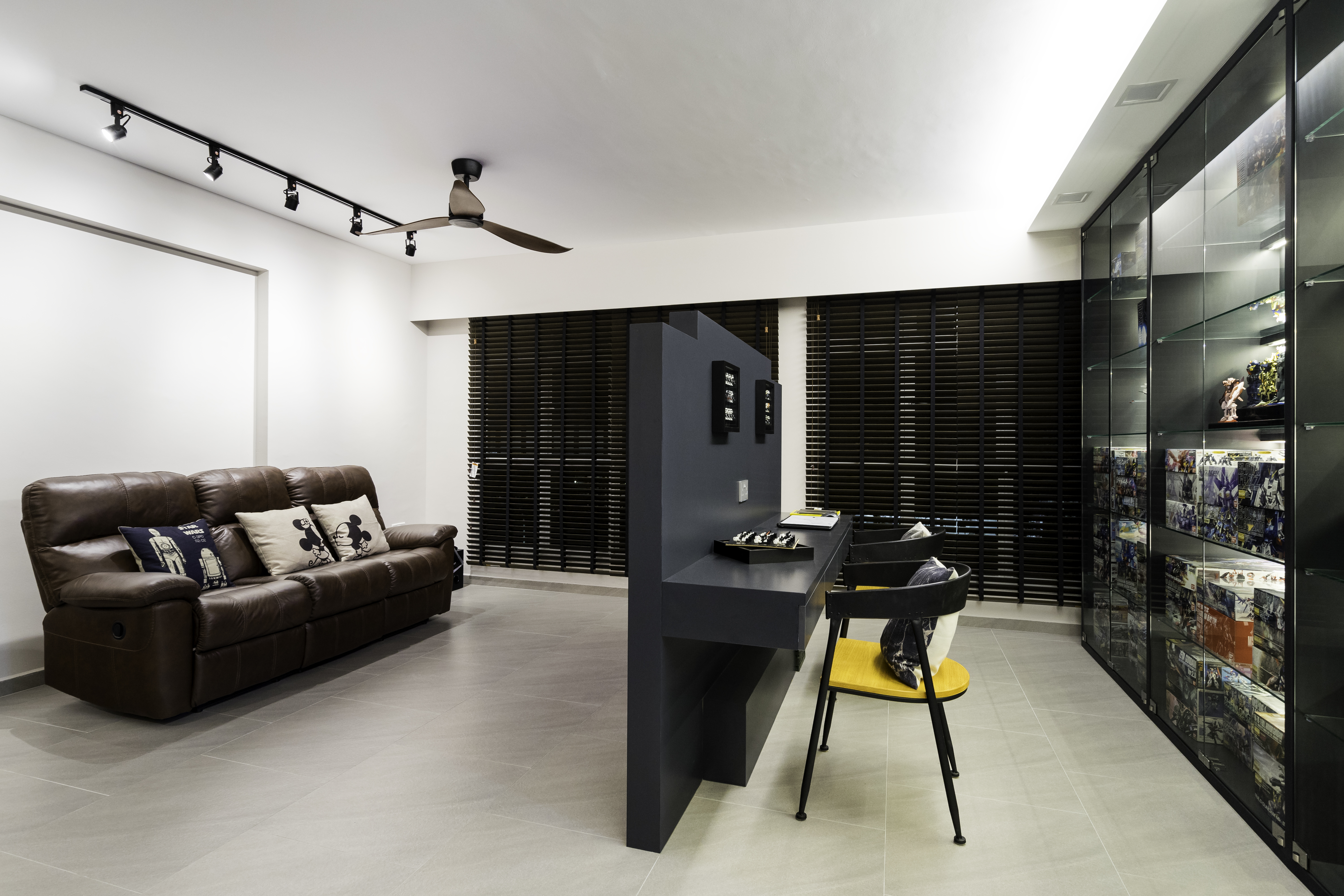 Contemporary Design - Living Room - HDB 5 Room - Design by Fineline Design Pte Ltd