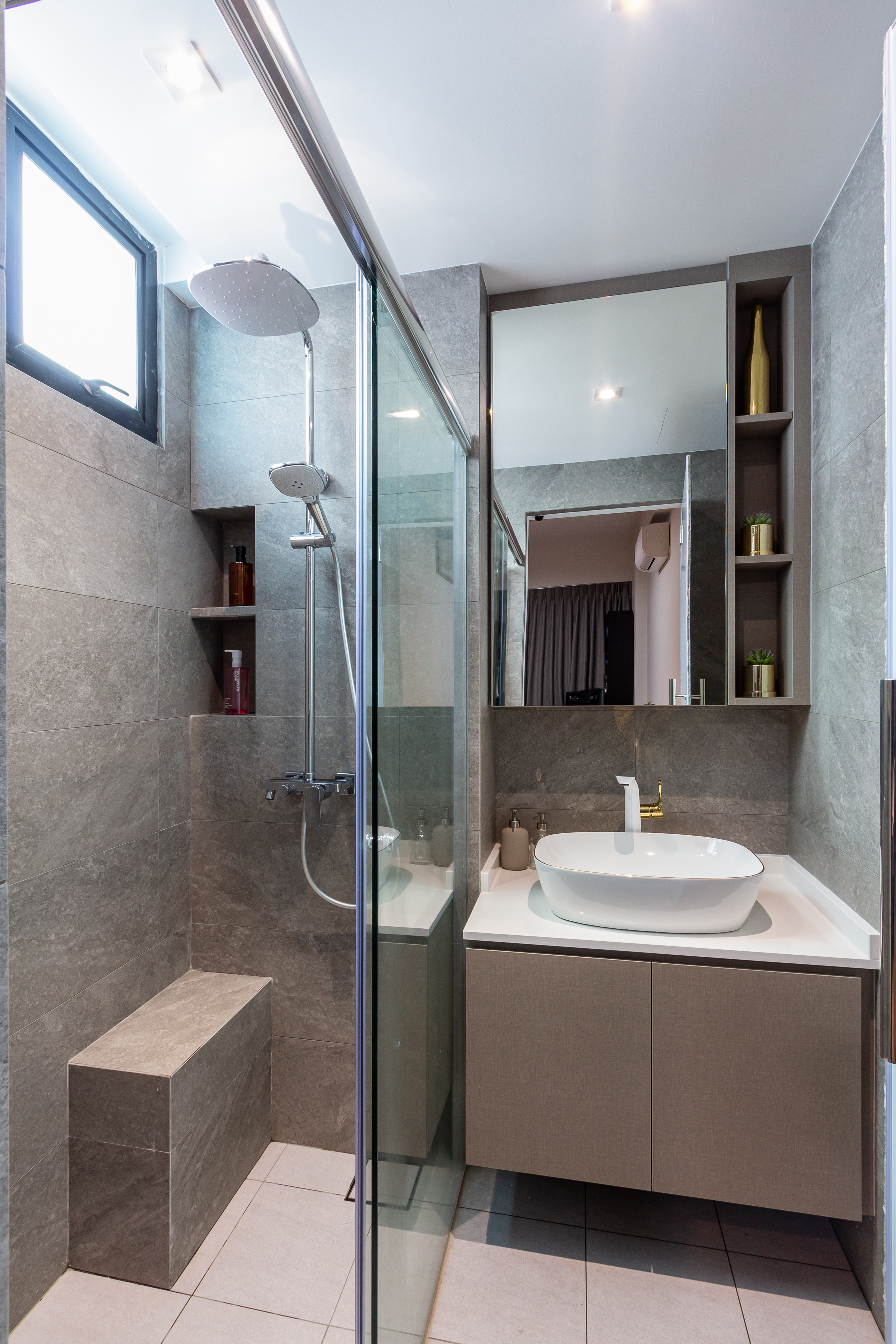 Contemporary, Modern Design - Bathroom - Condominium - Design by Fineline Design Pte Ltd