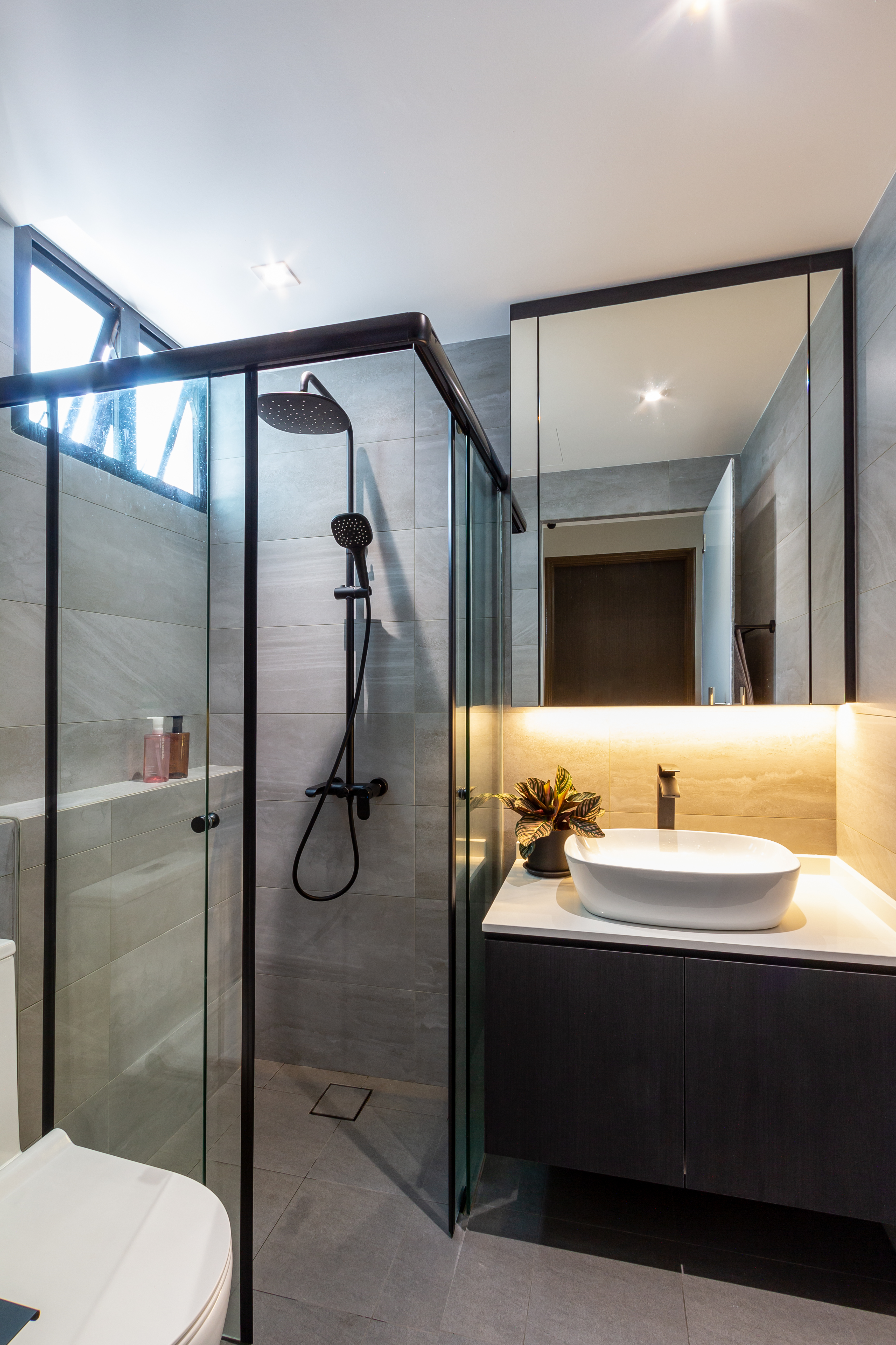 Contemporary, Modern Design - Bathroom - Condominium - Design by Fineline Design Pte Ltd