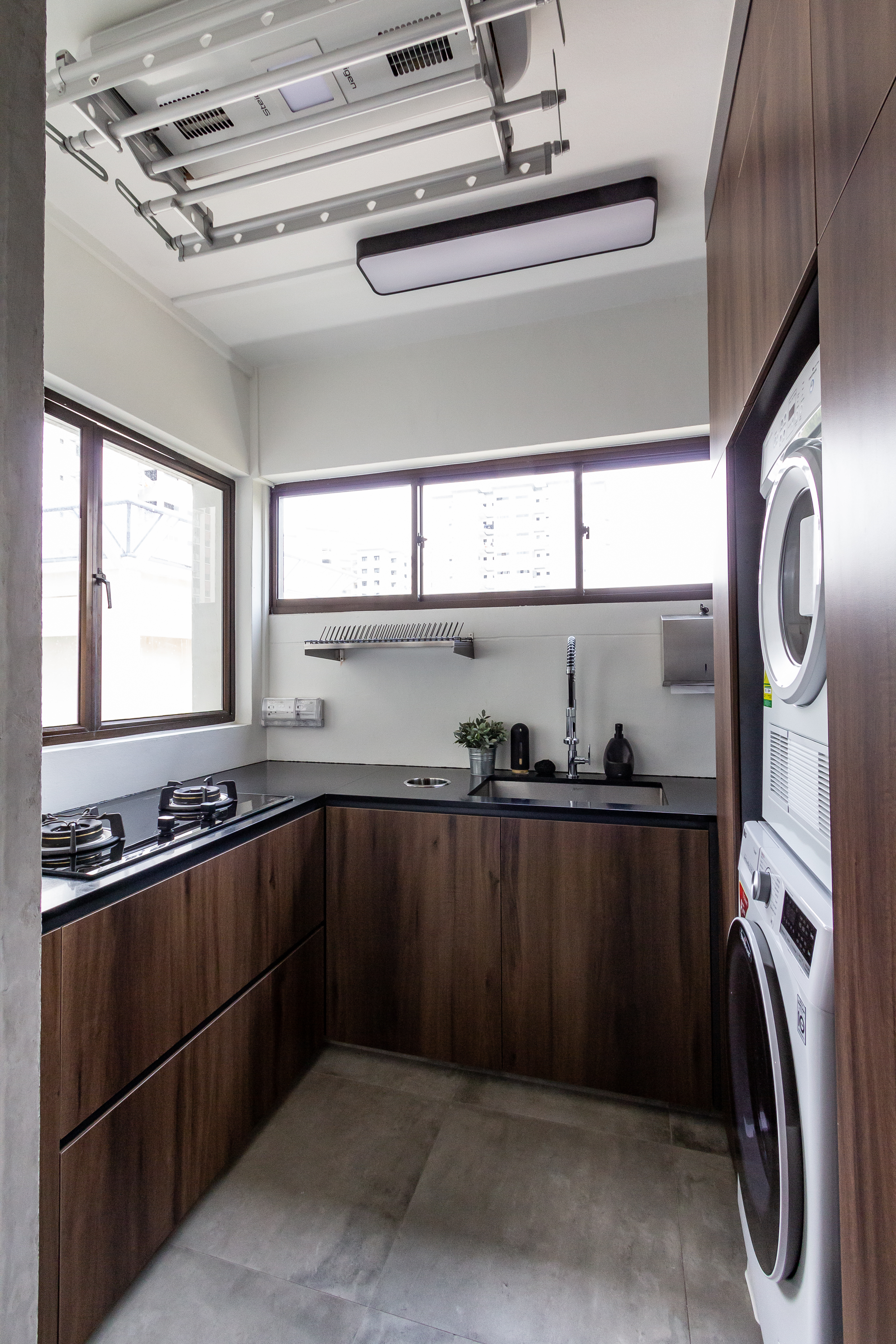 Minimalist Design - Kitchen - HDB 5 Room - Design by Fineline Design Pte Ltd