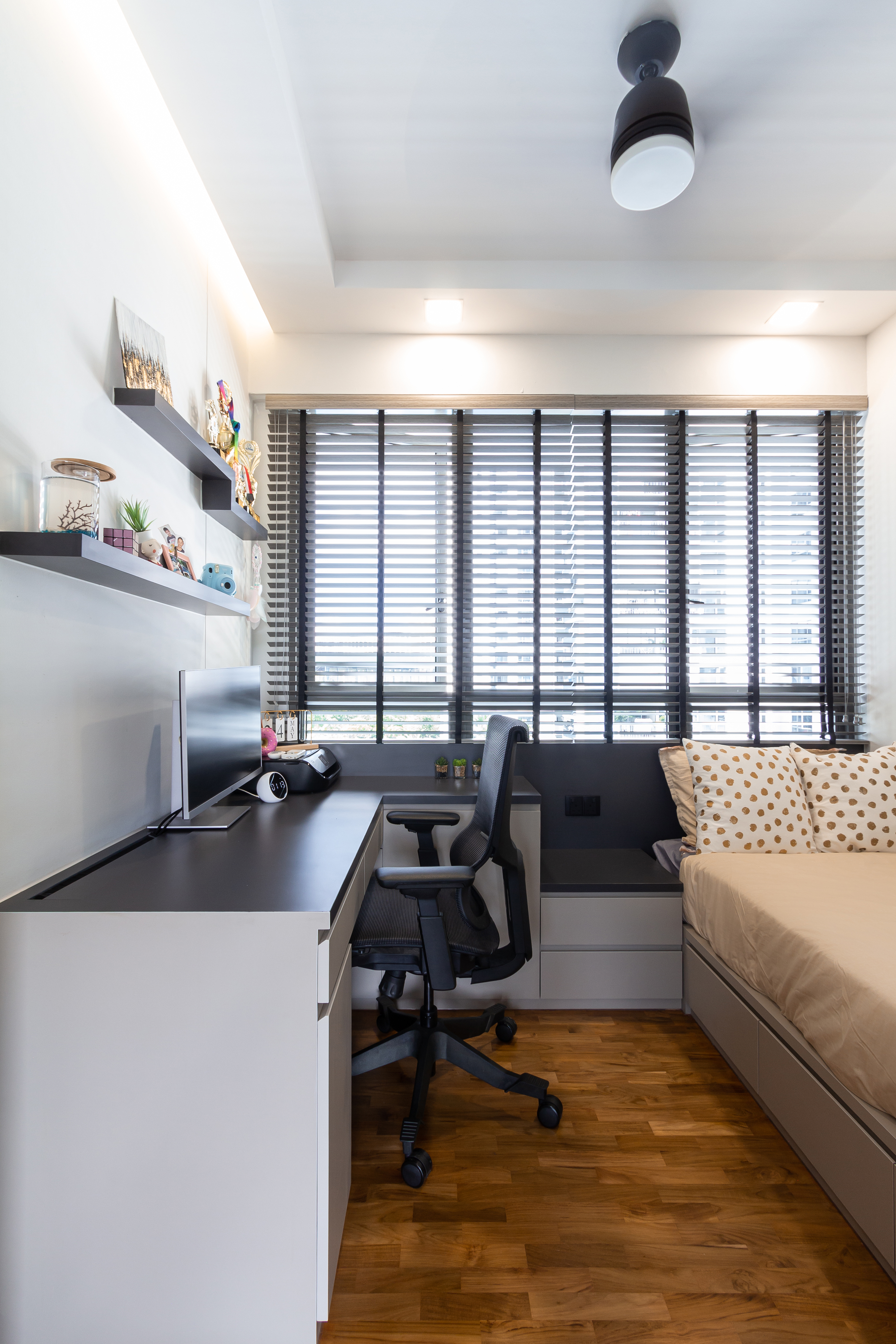 Modern Design - Bedroom - Condominium - Design by Fineline Design Pte Ltd