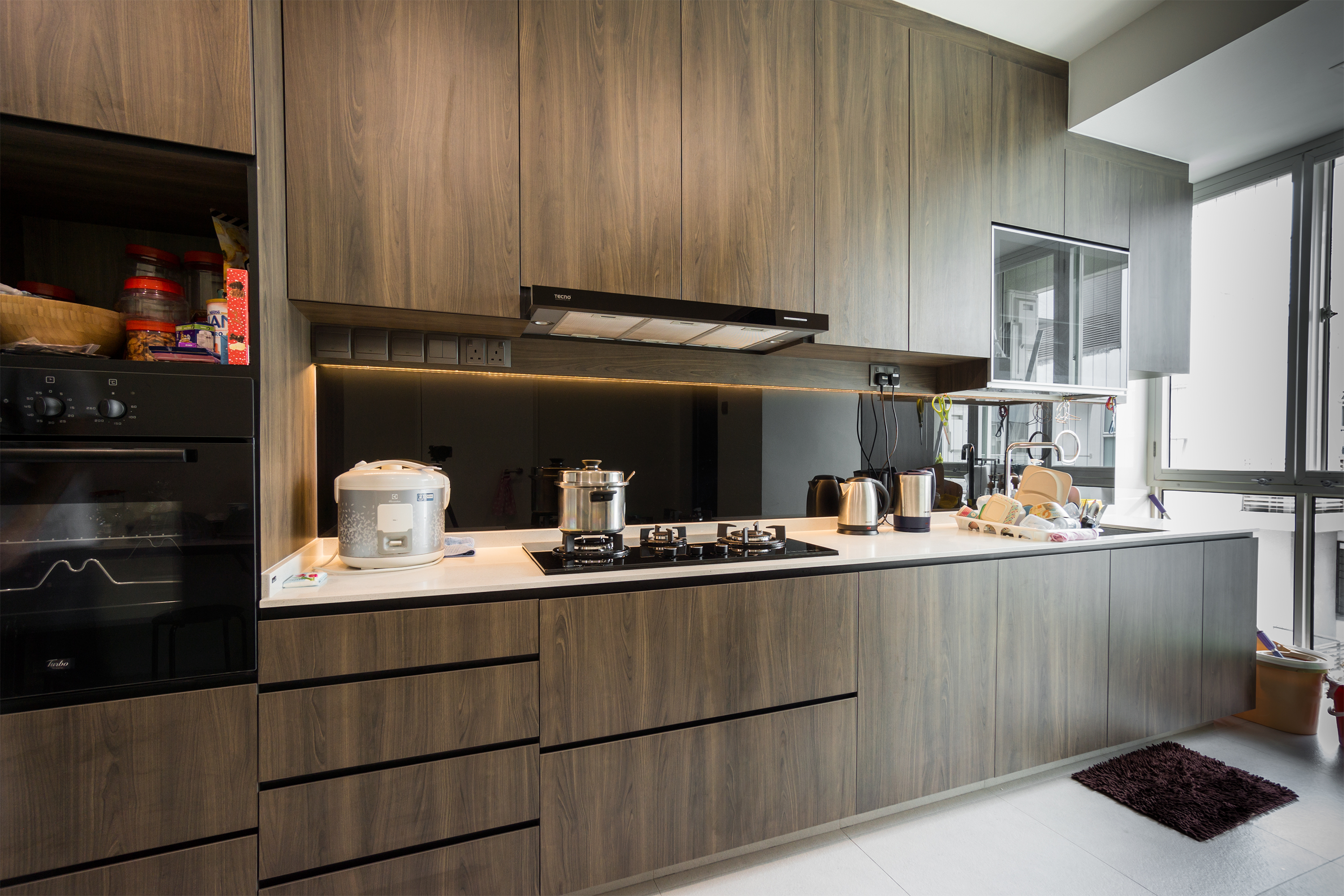 Contemporary, Modern Design - Kitchen - Condominium - Design by Flo Design Pte Ltd