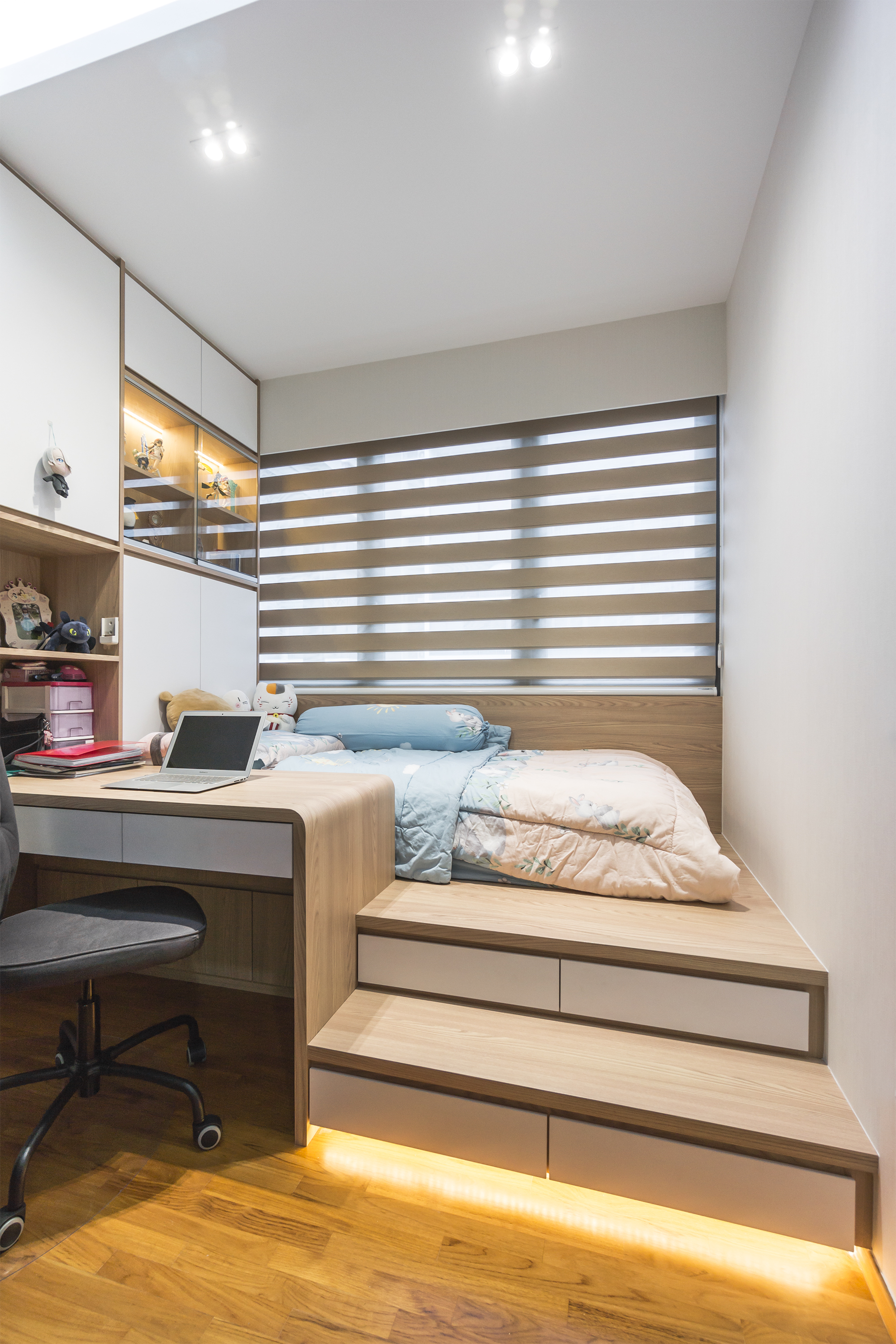 Classical, Contemporary Design - Bedroom - Condominium - Design by Flo Design Pte Ltd