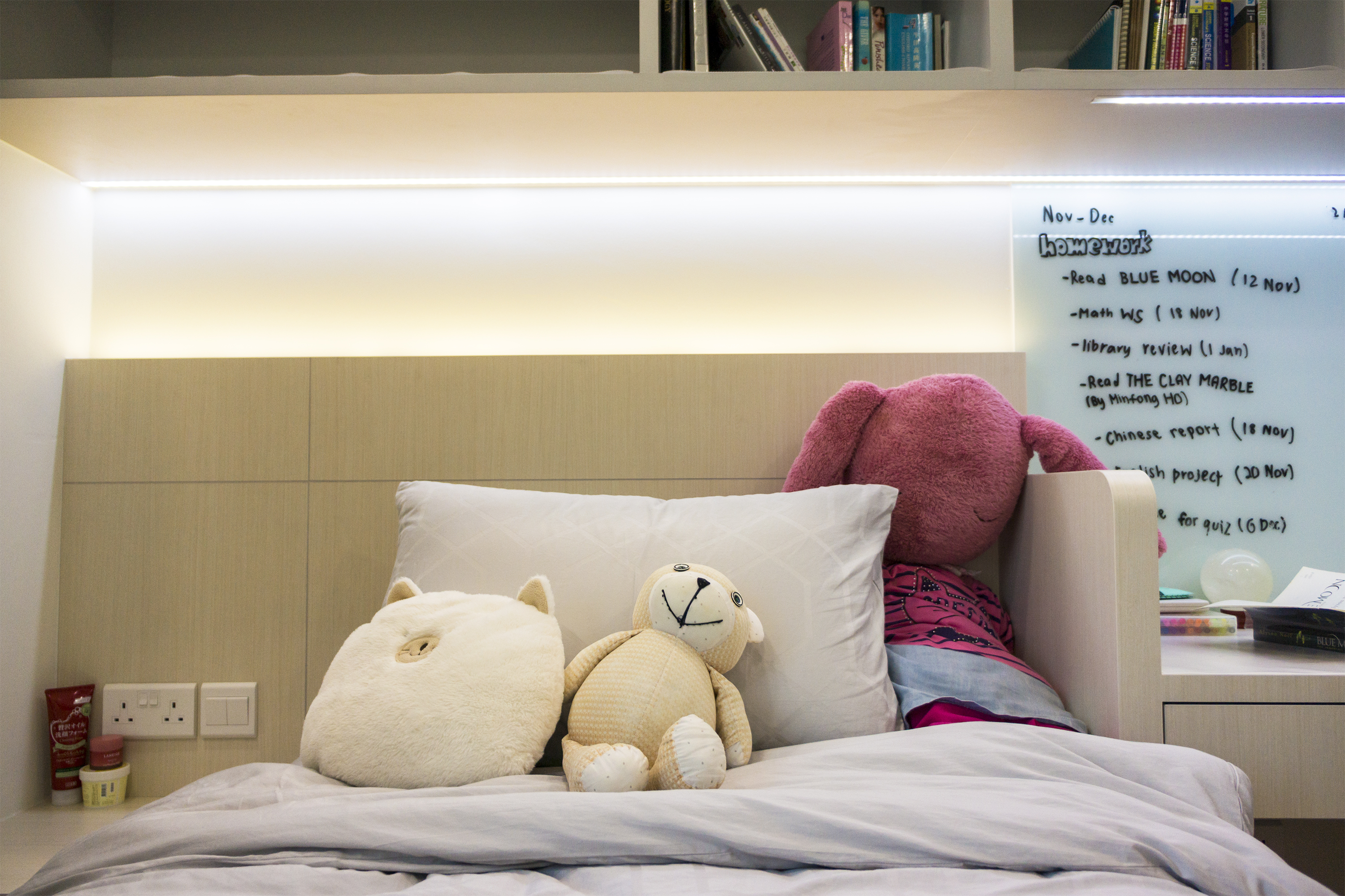 Contemporary, Modern Design - Bedroom - Condominium - Design by Flo Design Pte Ltd