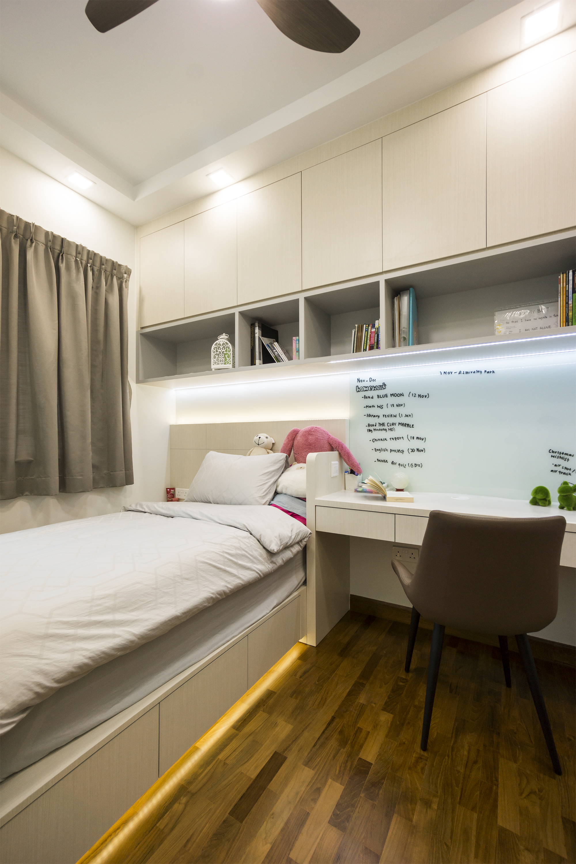 Contemporary, Modern Design - Bedroom - Condominium - Design by Flo Design Pte Ltd