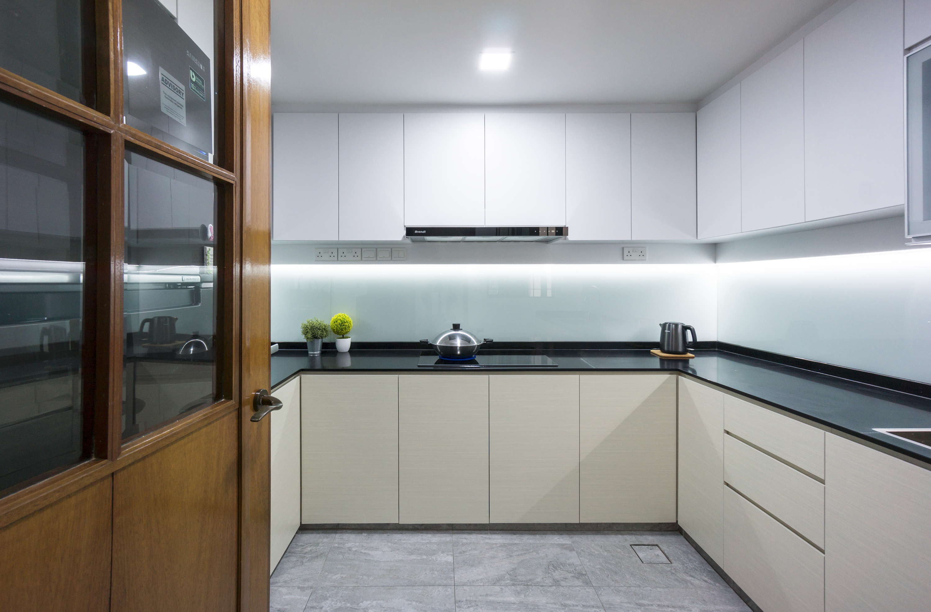 Contemporary, Modern Design - Kitchen - Condominium - Design by Flo Design Pte Ltd