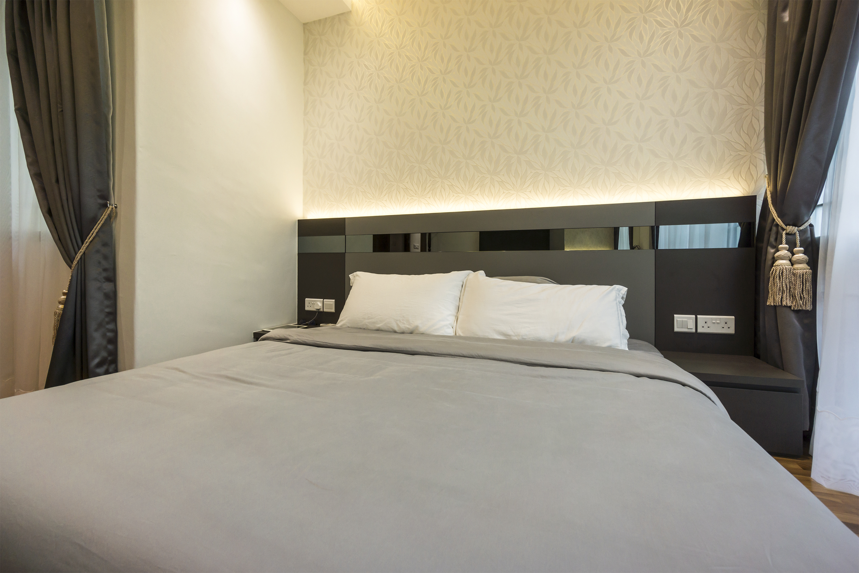 Contemporary, Modern Design - Bedroom - Condominium - Design by Flo Design Pte Ltd