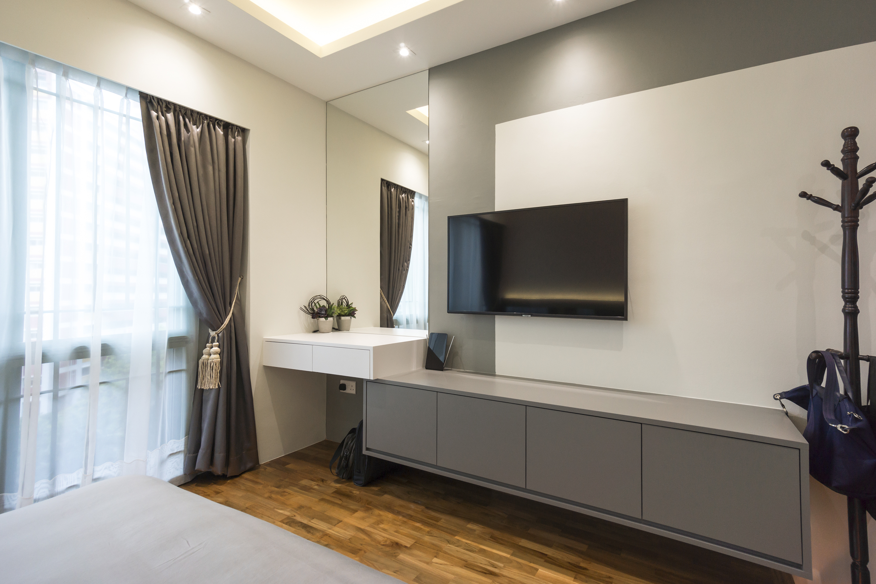 Contemporary, Modern Design - Bedroom - Condominium - Design by Flo Design Pte Ltd