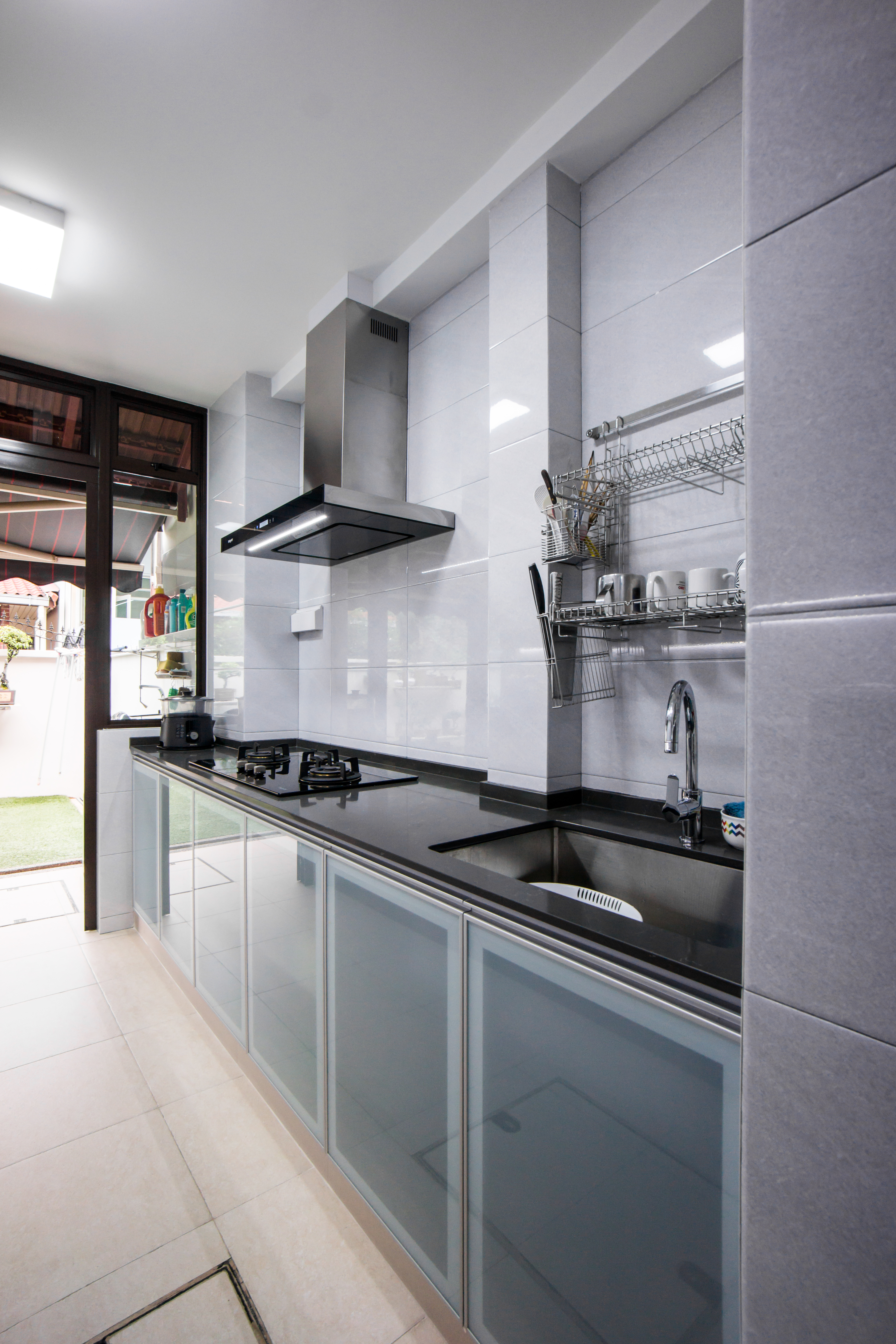 Contemporary Design - Kitchen - Landed House - Design by Flo Design Pte Ltd