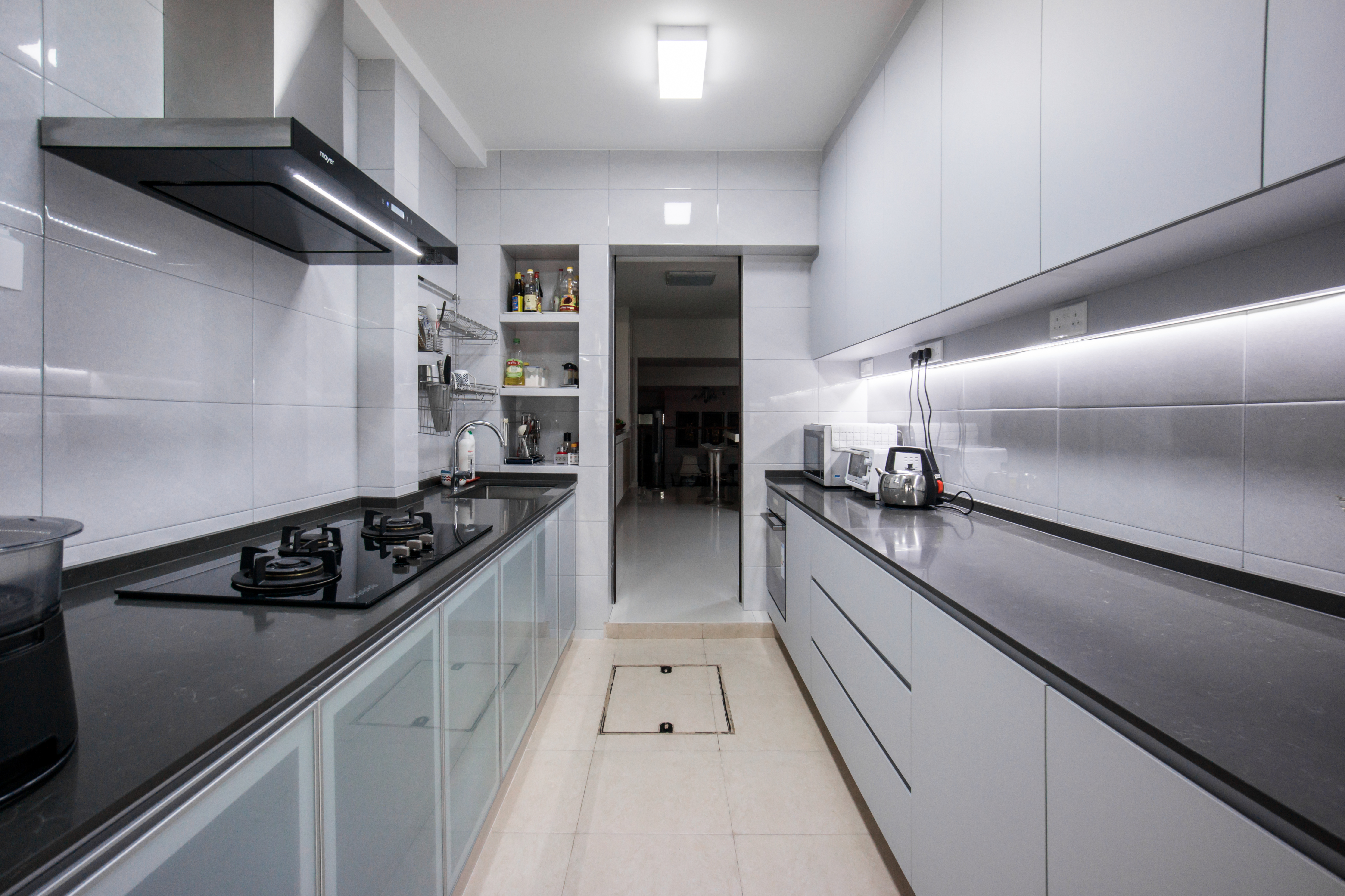 Contemporary Design - Kitchen - Landed House - Design by Flo Design Pte Ltd