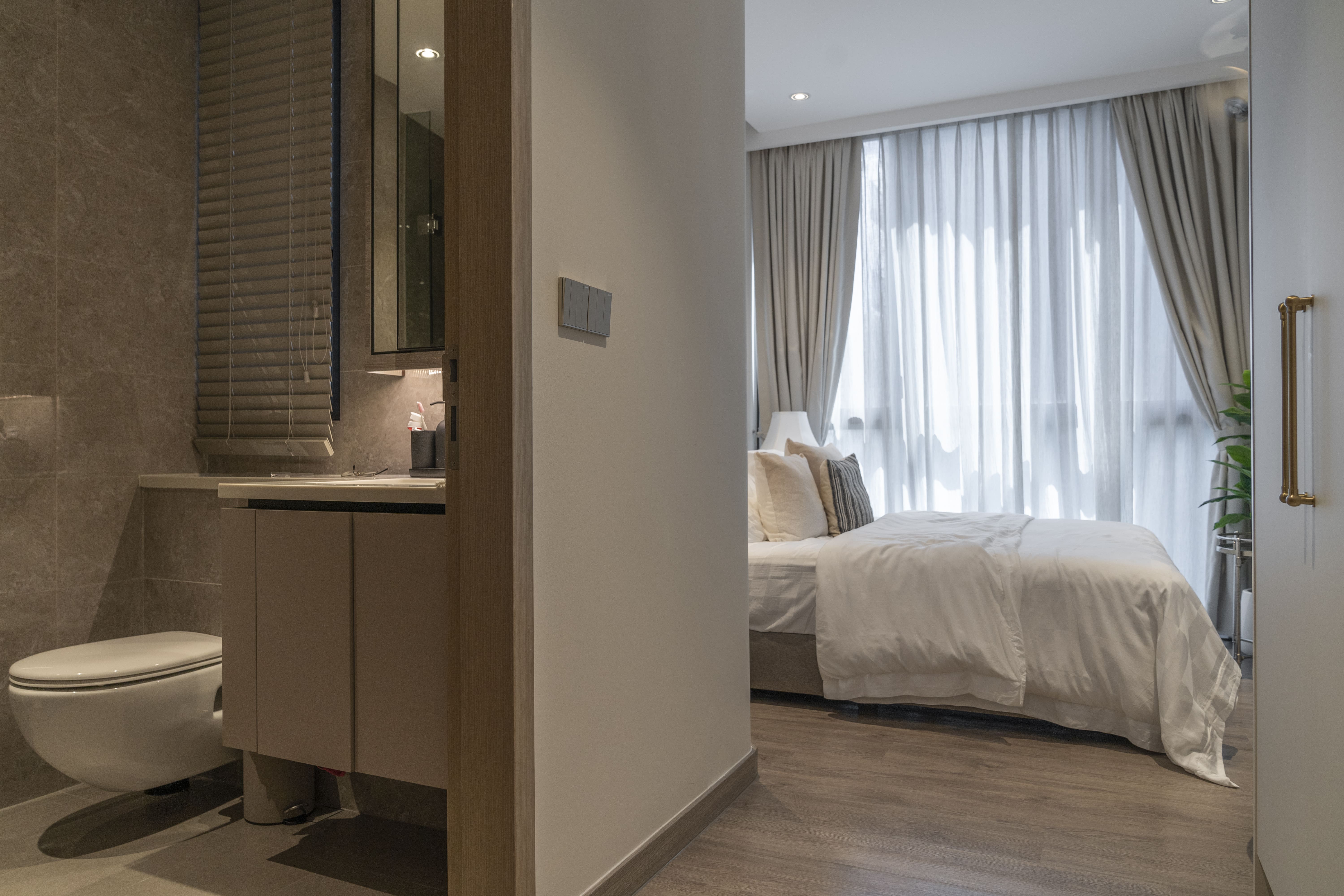 Contemporary Design - Bathroom - Condominium - Design by Goodman Interior
