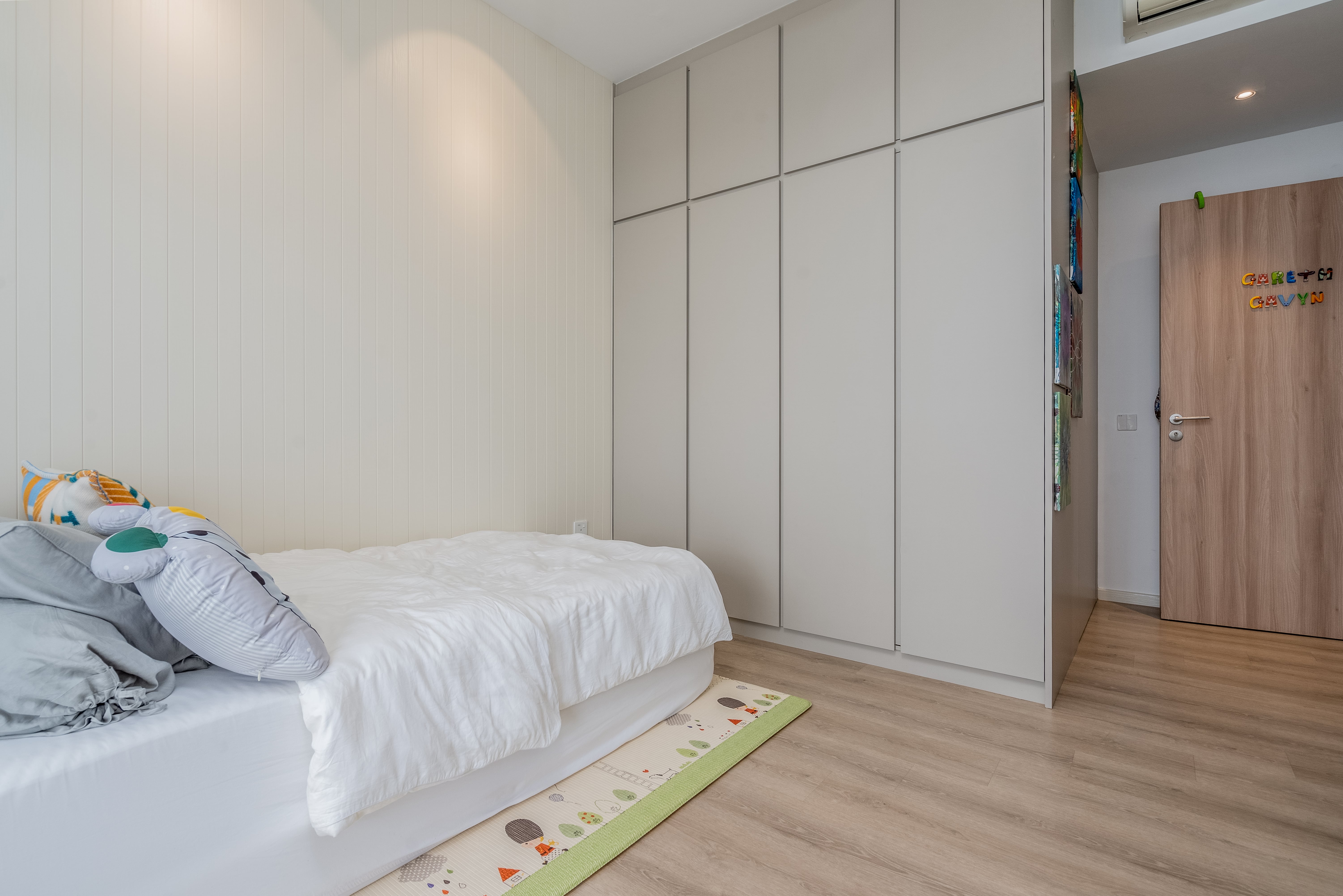 Contemporary Design - Bedroom - Condominium - Design by Goodman Interior