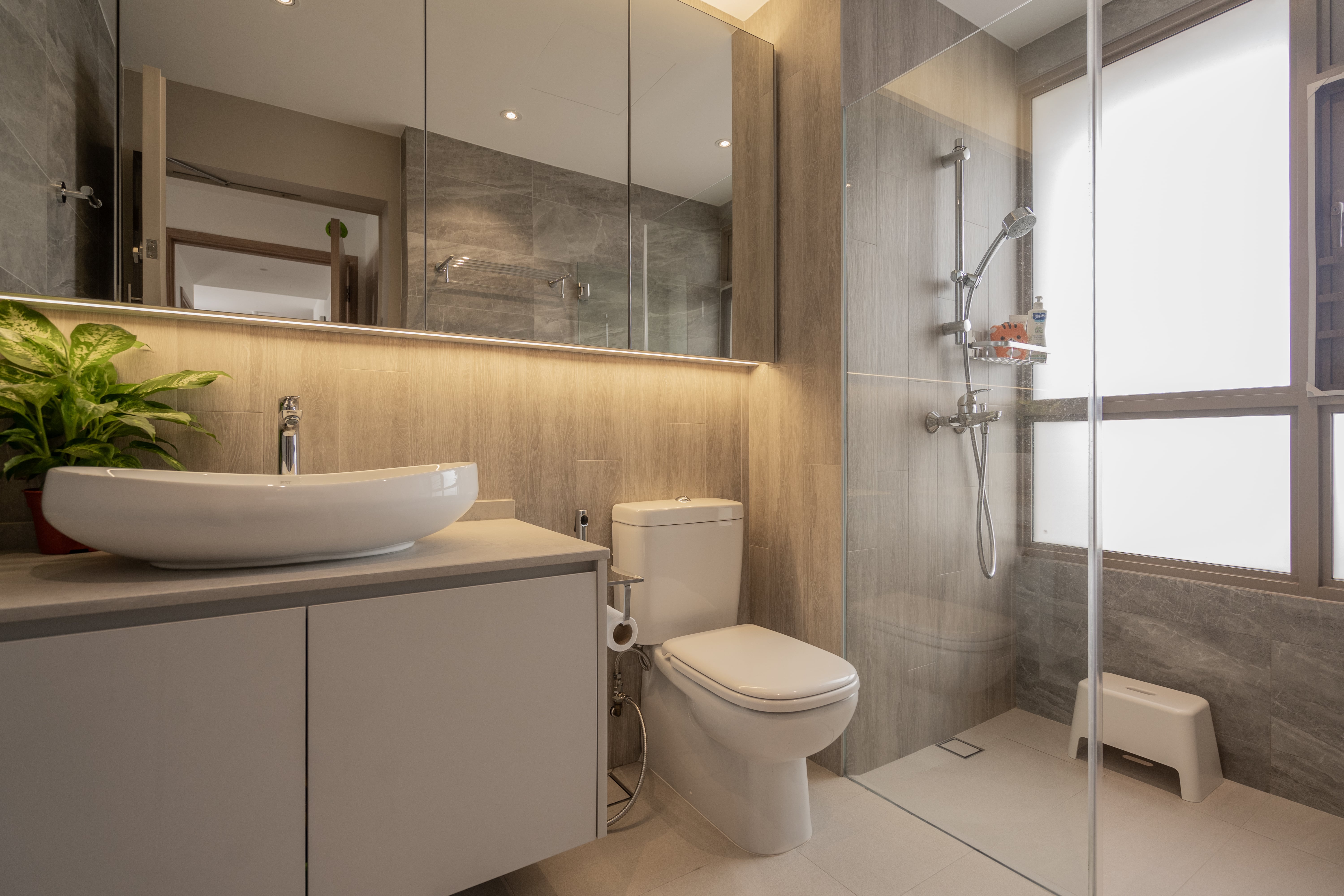 Contemporary Design - Bathroom - Condominium - Design by Goodman Interior